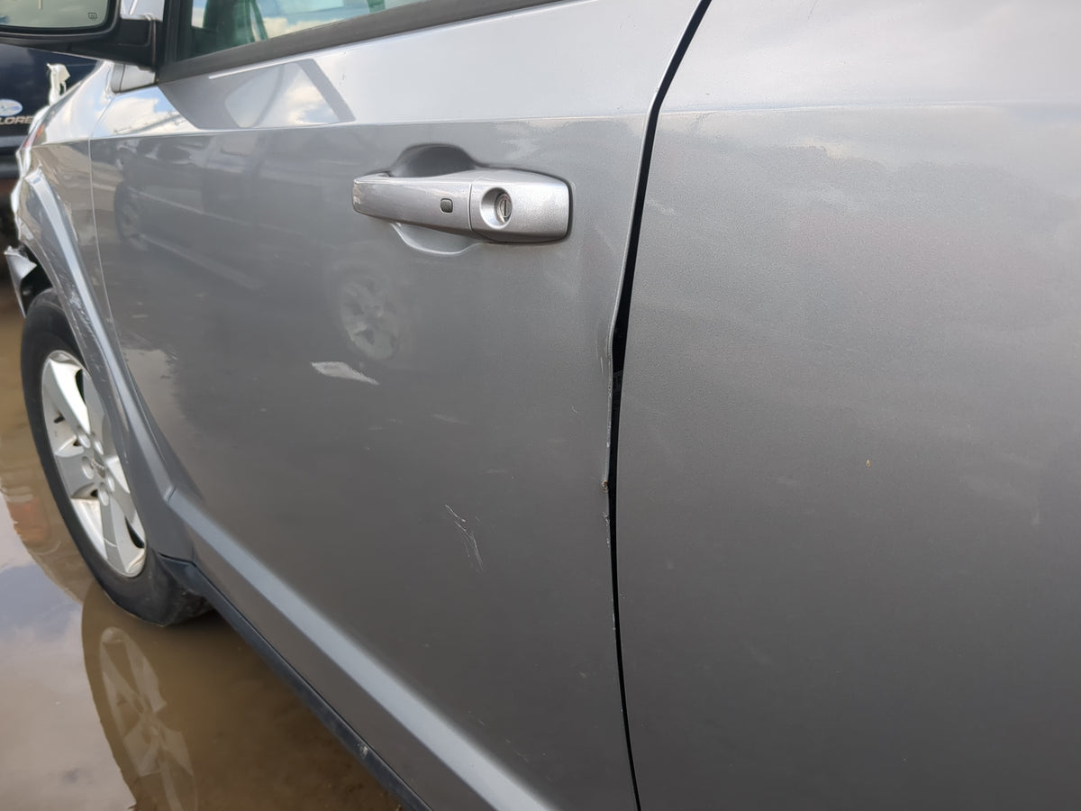 2015 Dodge Journey Driver Front Door Oem - Oemusedautoparts1.com