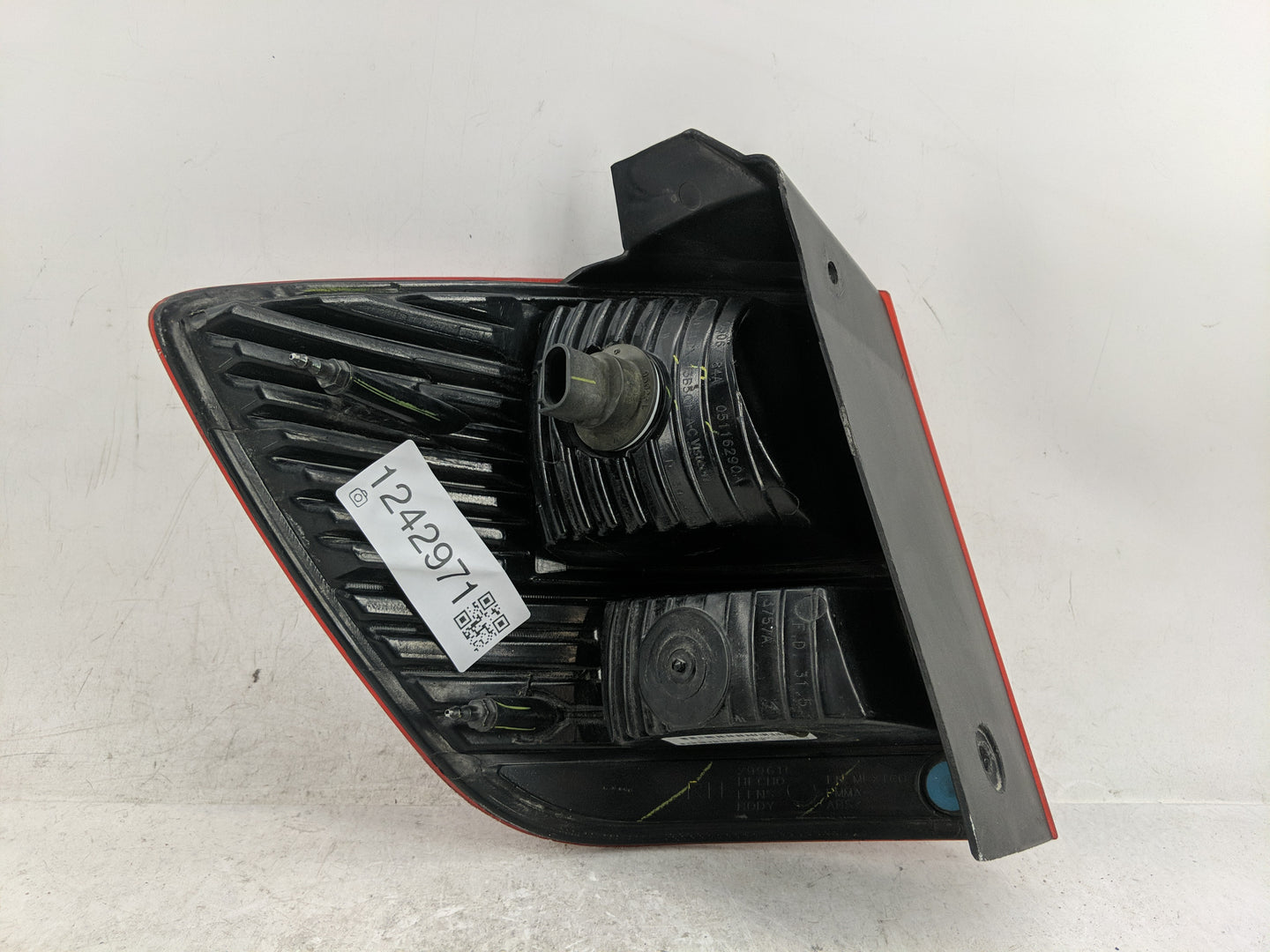 2010-2020 Dodge Journey Tail Light Assembly Passenger Right OEM P/N:05116290AH Fits OEM Used Auto Parts - Oemusedautoparts1.