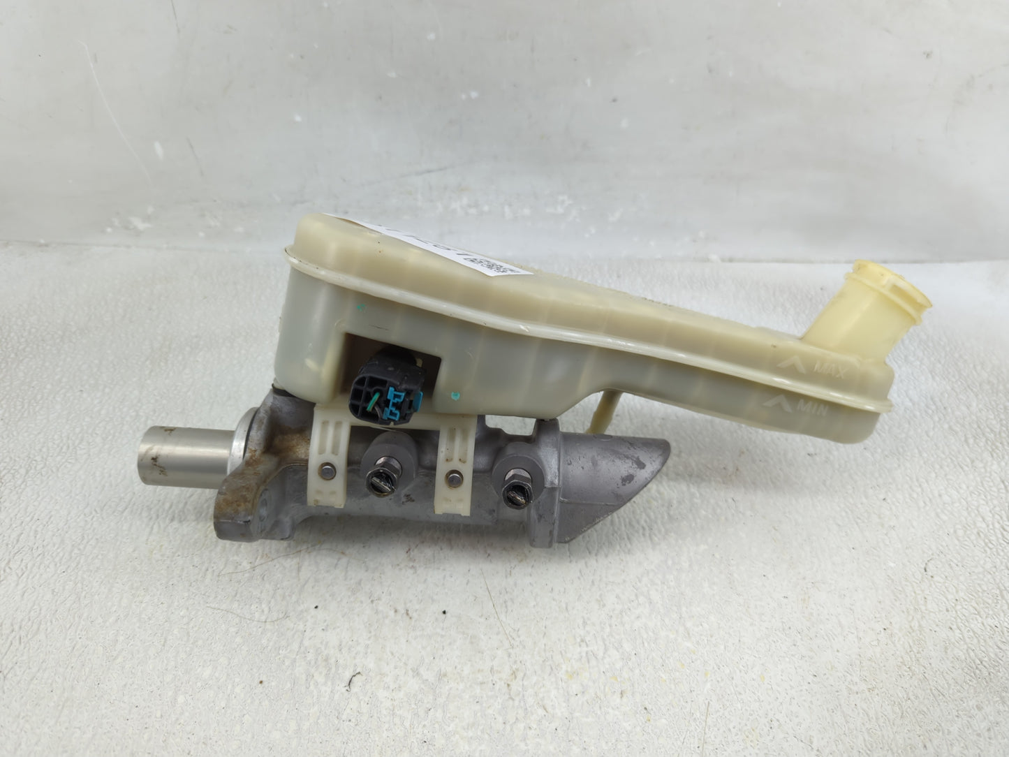 2015 Dodge Journey Brake Master Cylinder - Oemusedautoparts1.com