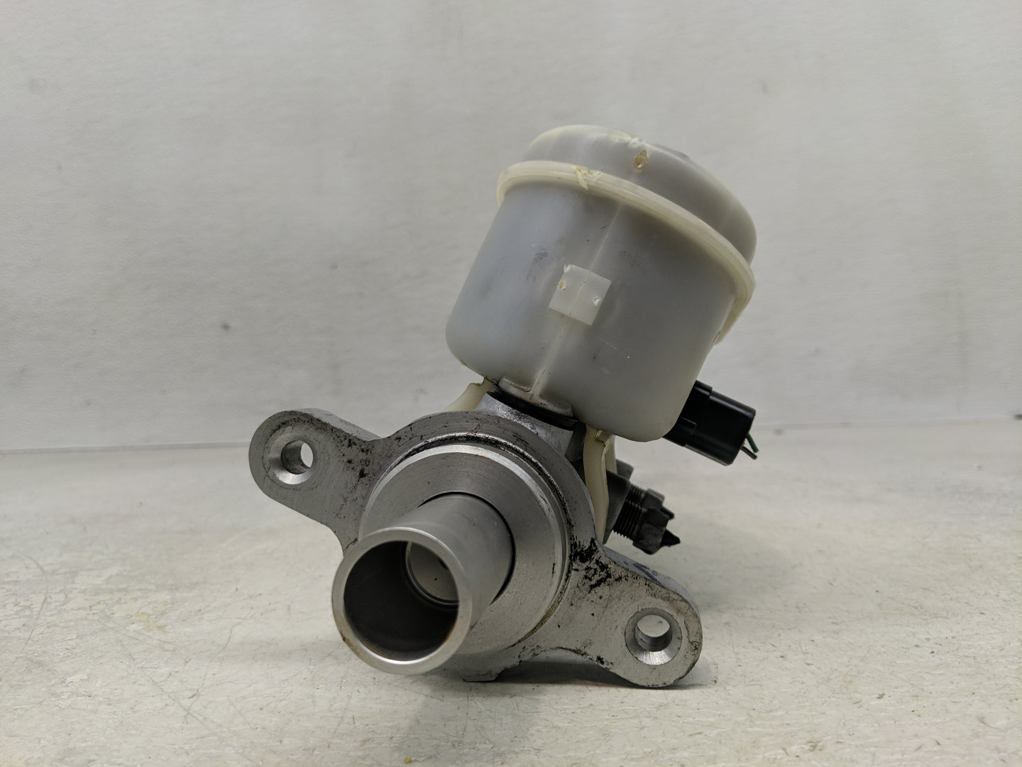 2015 Dodge Journey Brake Master Cylinder - Oemusedautoparts1.com