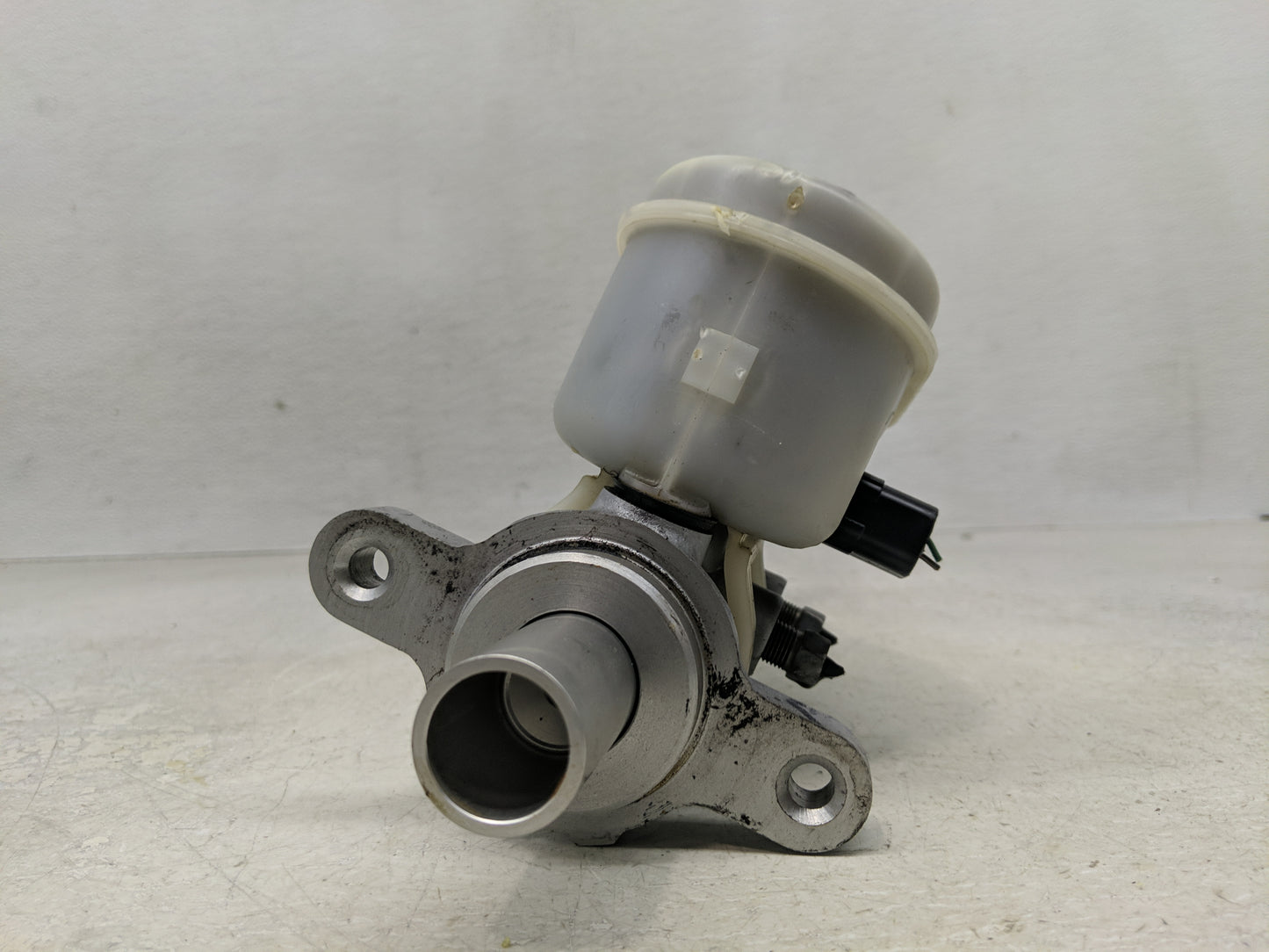 2015 Dodge Journey Brake Master Cylinder - Oemusedautoparts1.com