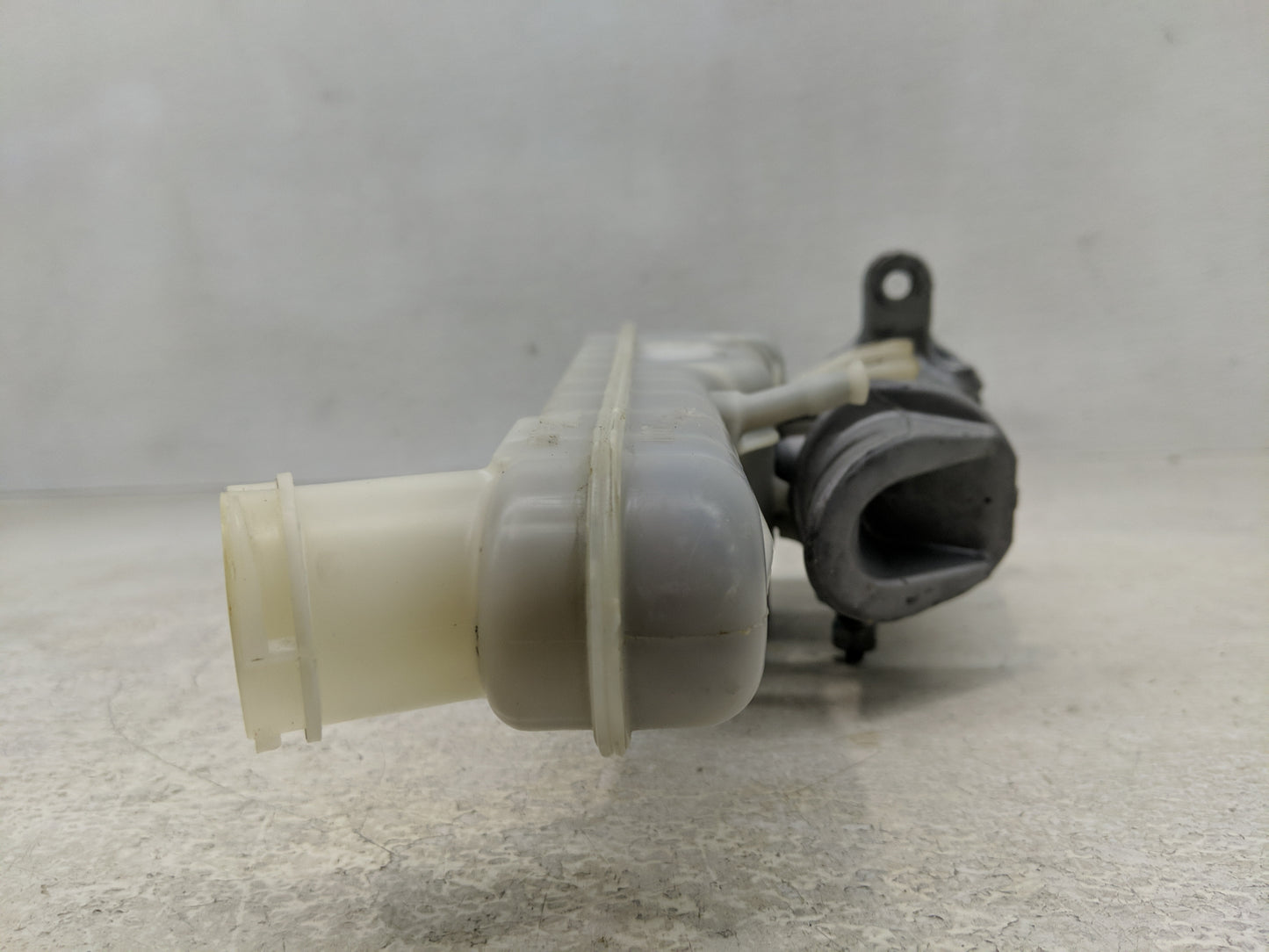 2015 Dodge Journey Brake Master Cylinder - Oemusedautoparts1.com