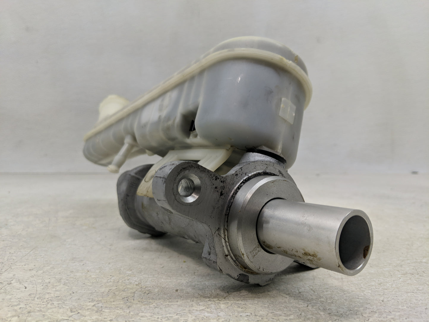 2015 Dodge Journey Brake Master Cylinder - Oemusedautoparts1.com