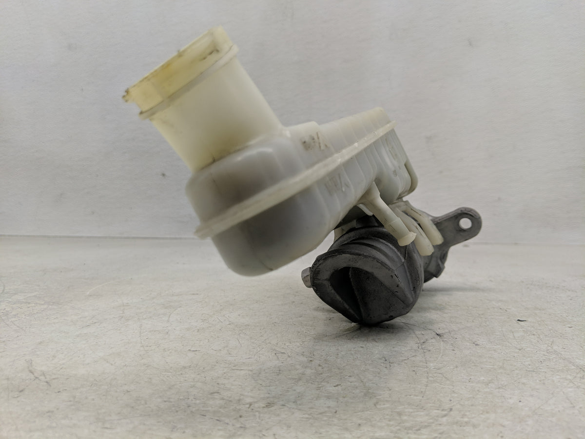 2015 Dodge Journey Brake Master Cylinder 1312481 - Oemusedautoparts1.com
