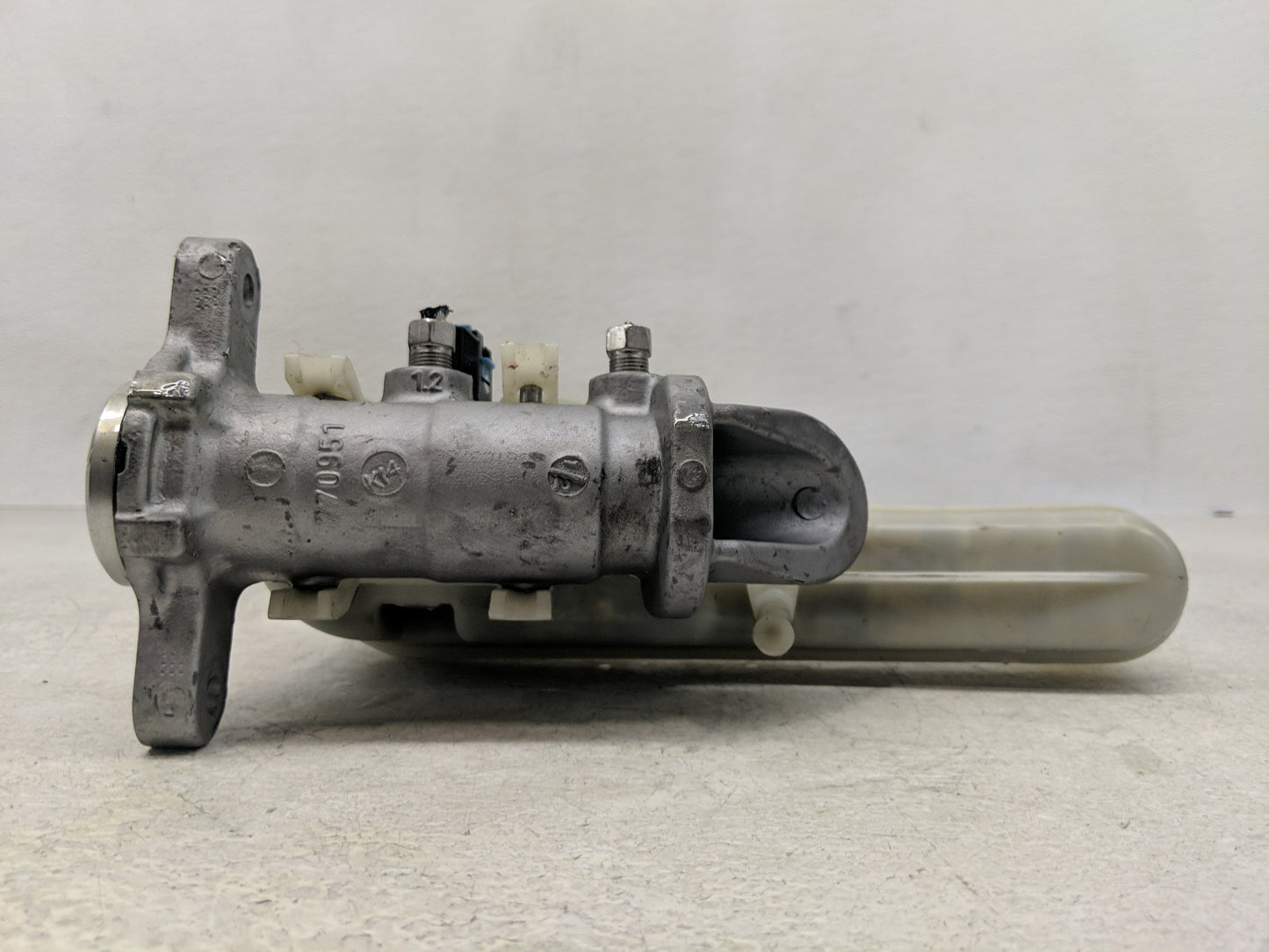 2015 Dodge Journey Brake Master Cylinder - Oemusedautoparts1.com