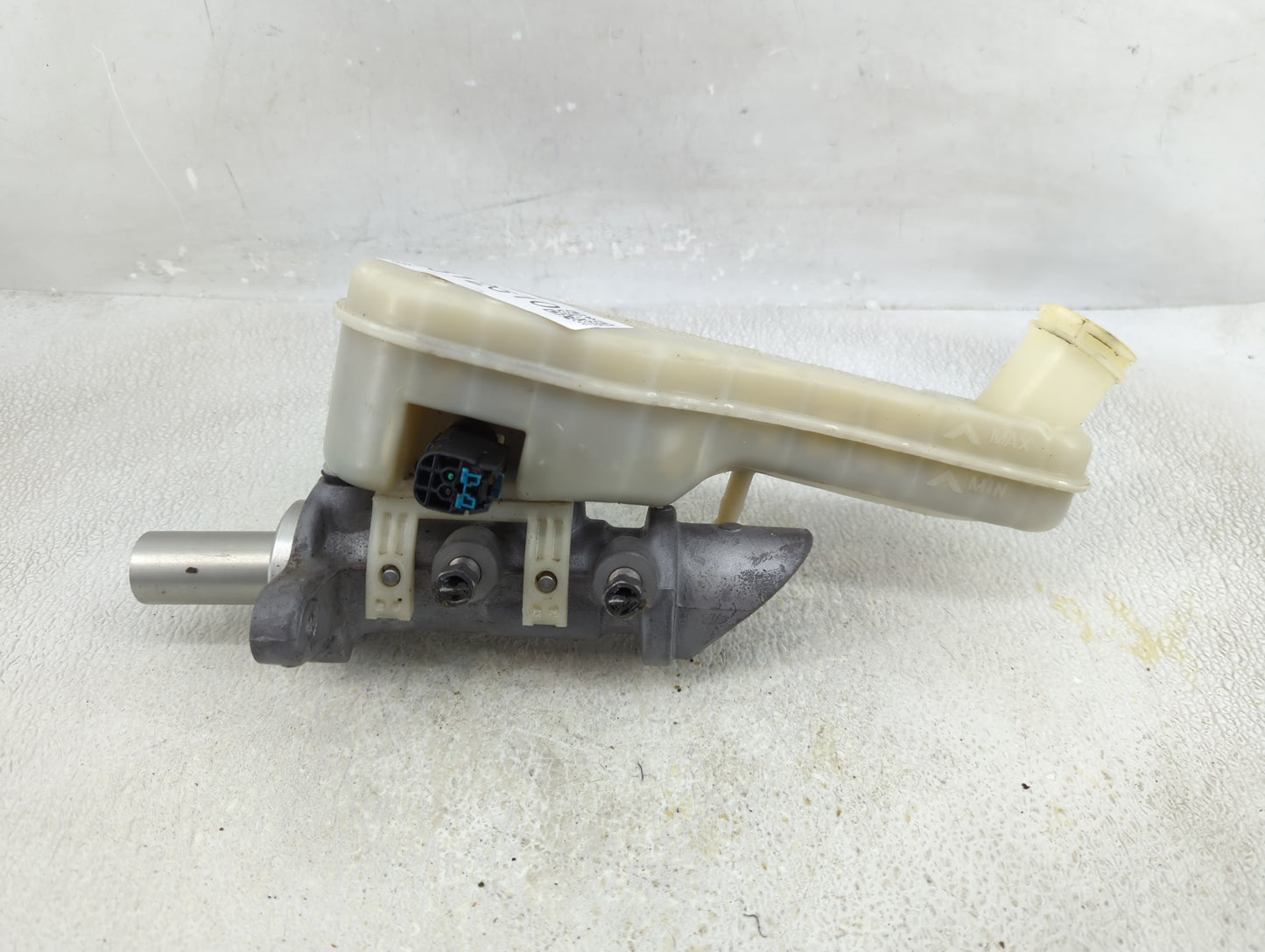 2015 Dodge Journey Brake Master Cylinder 1312610 - Oemusedautoparts1.com
