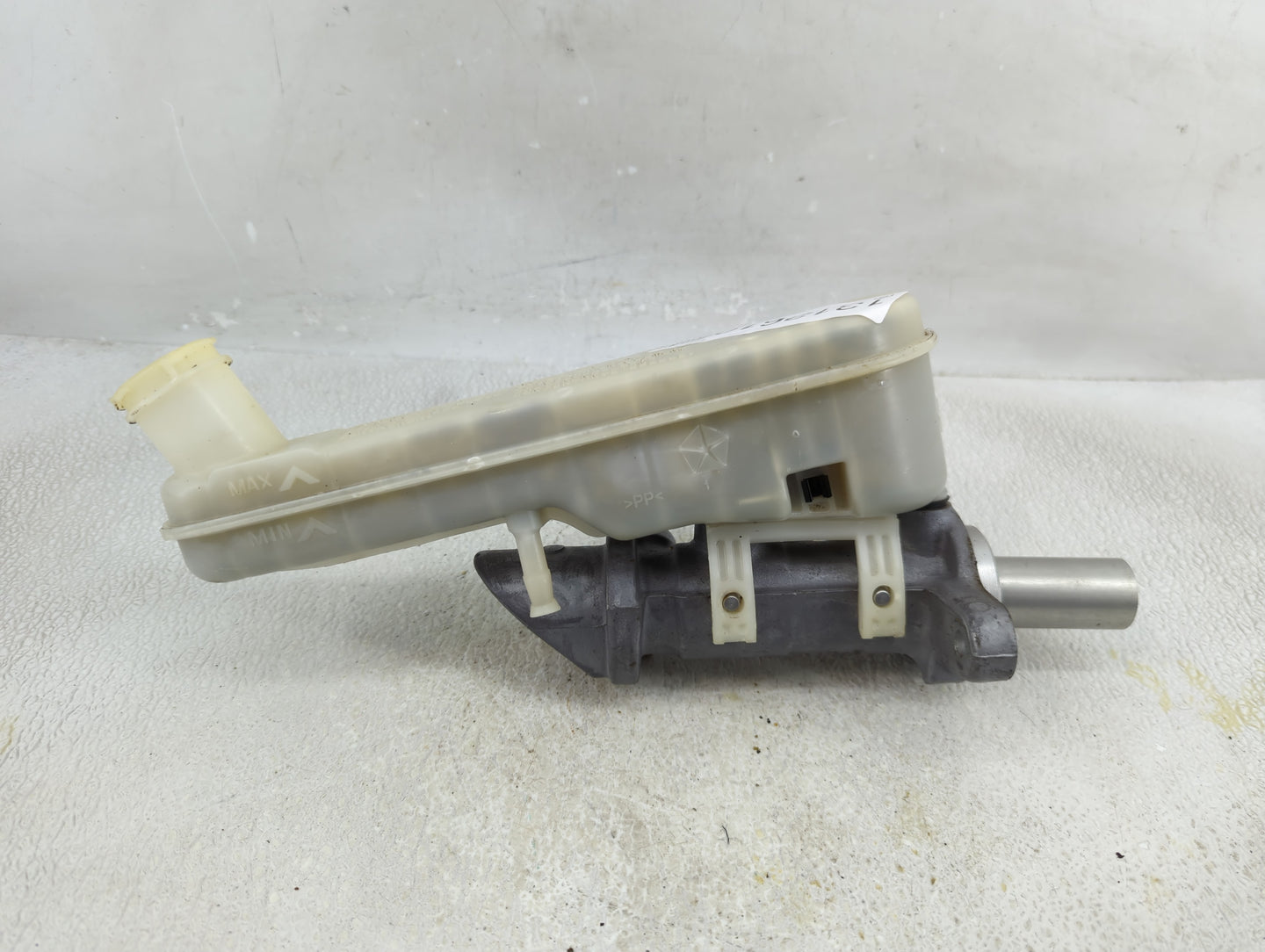 2015 Dodge Journey Brake Master Cylinder 1312610 - Oemusedautoparts1.com