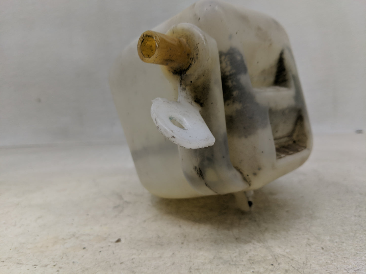 2015 Dodge Journey Windshield Washer Fluid Reservoir Bottle Oem - Oemusedautoparts1.com