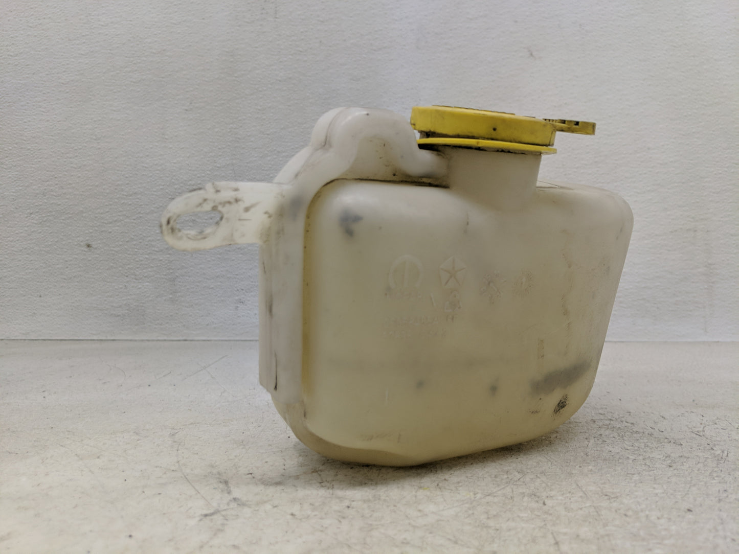 2015 Dodge Journey Windshield Washer Fluid Reservoir Bottle Oem - Oemusedautoparts1.com