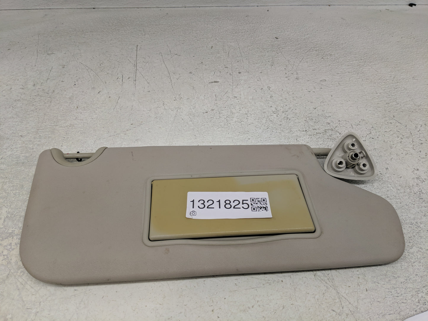 2015 Dodge Journey Sun Visor Shade Replacement Passenger Right Mirror Fits OEM Used Auto Parts - Oemusedautoparts1.com