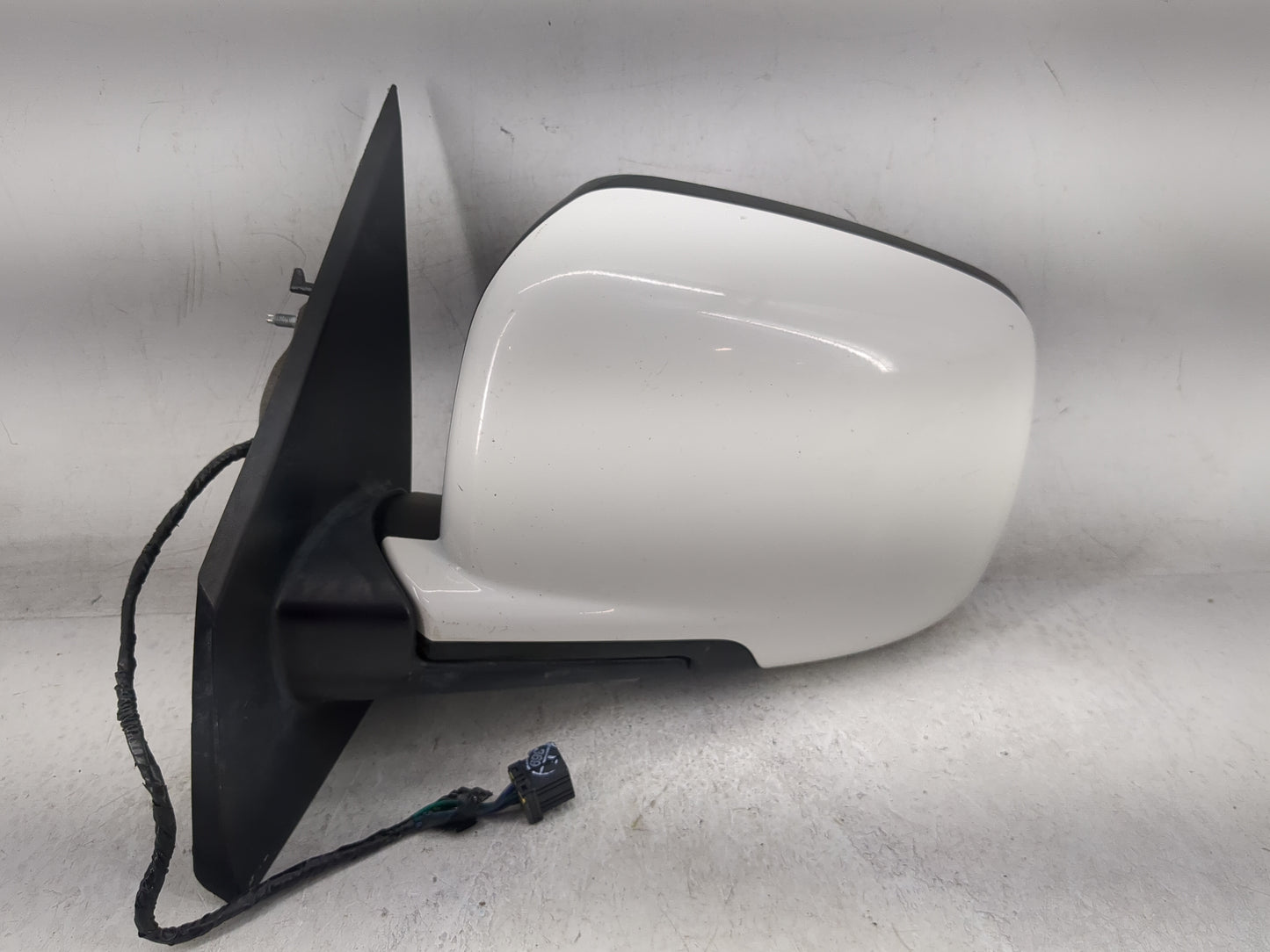 2015 Dodge Journey Driver Side View Mirror - Left Door Mirror OEM Used - Oemusedautoparts1.com
