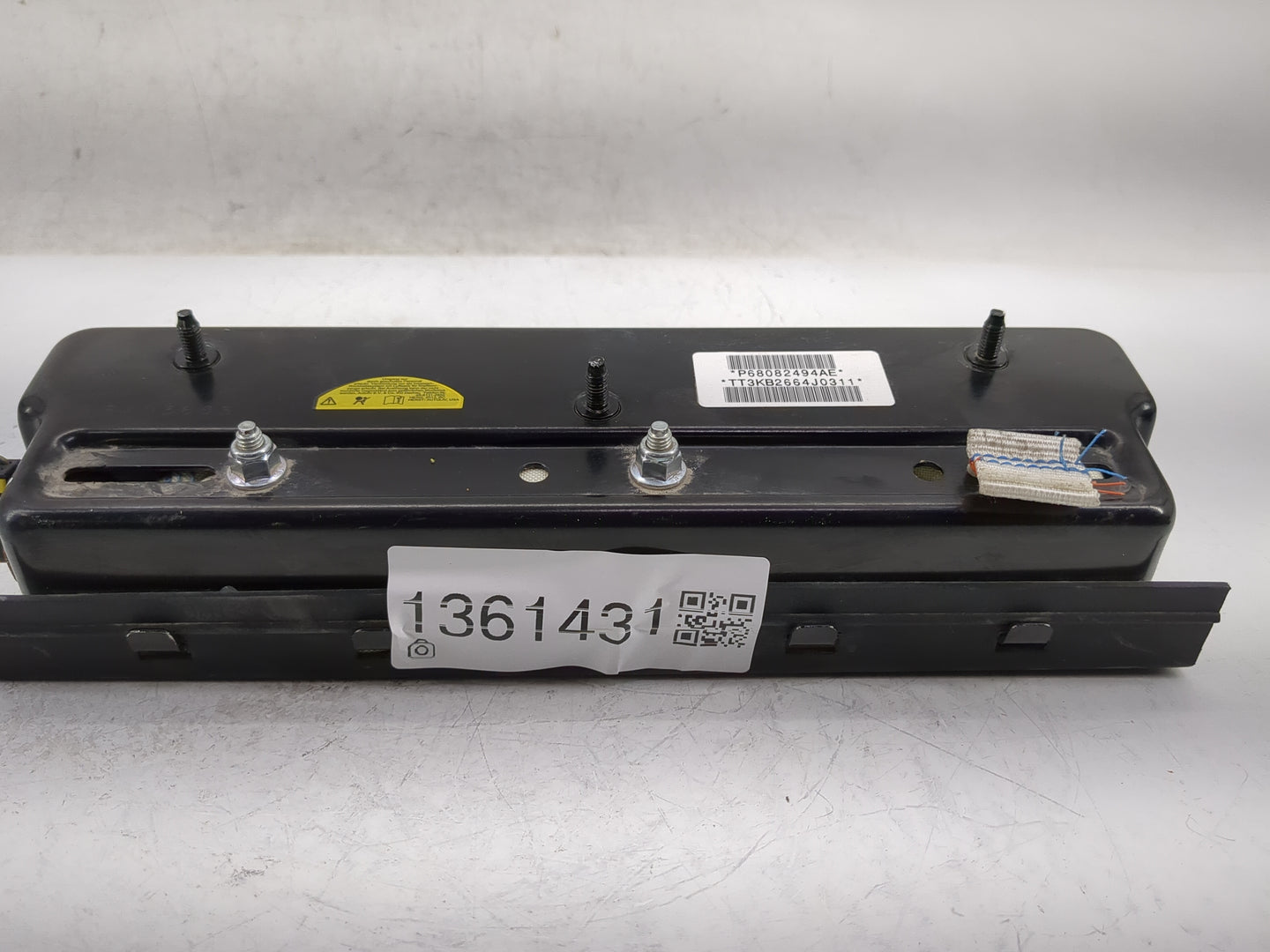 2015 Dodge Journey Air Bag Driver Left Knee OEM P/N:68082494AD Fits OEM Used Auto Parts - Oemusedautoparts1.com