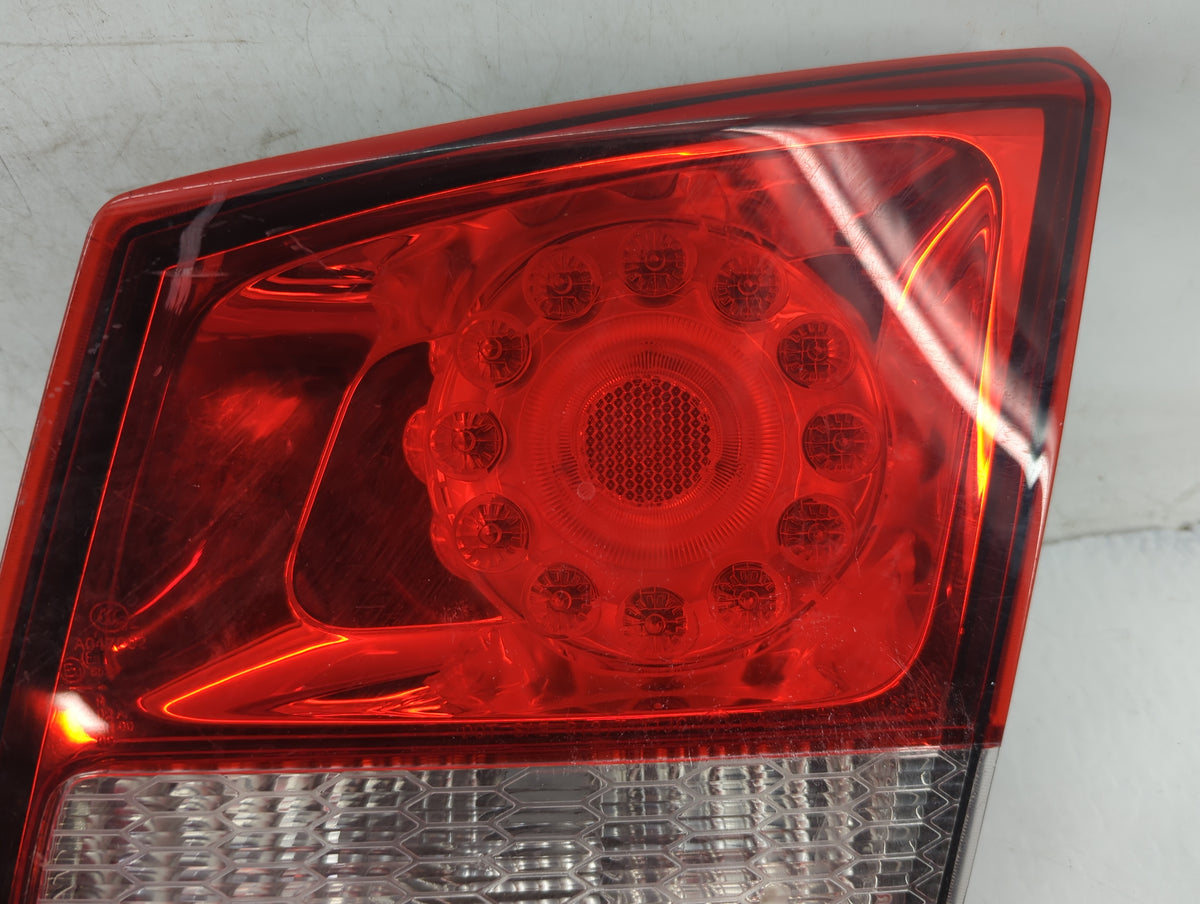 2015 Dodge Journey Passenger Right Side Deck Lid Mounted Tail Light 1387268 - Oemusedautoparts1.com