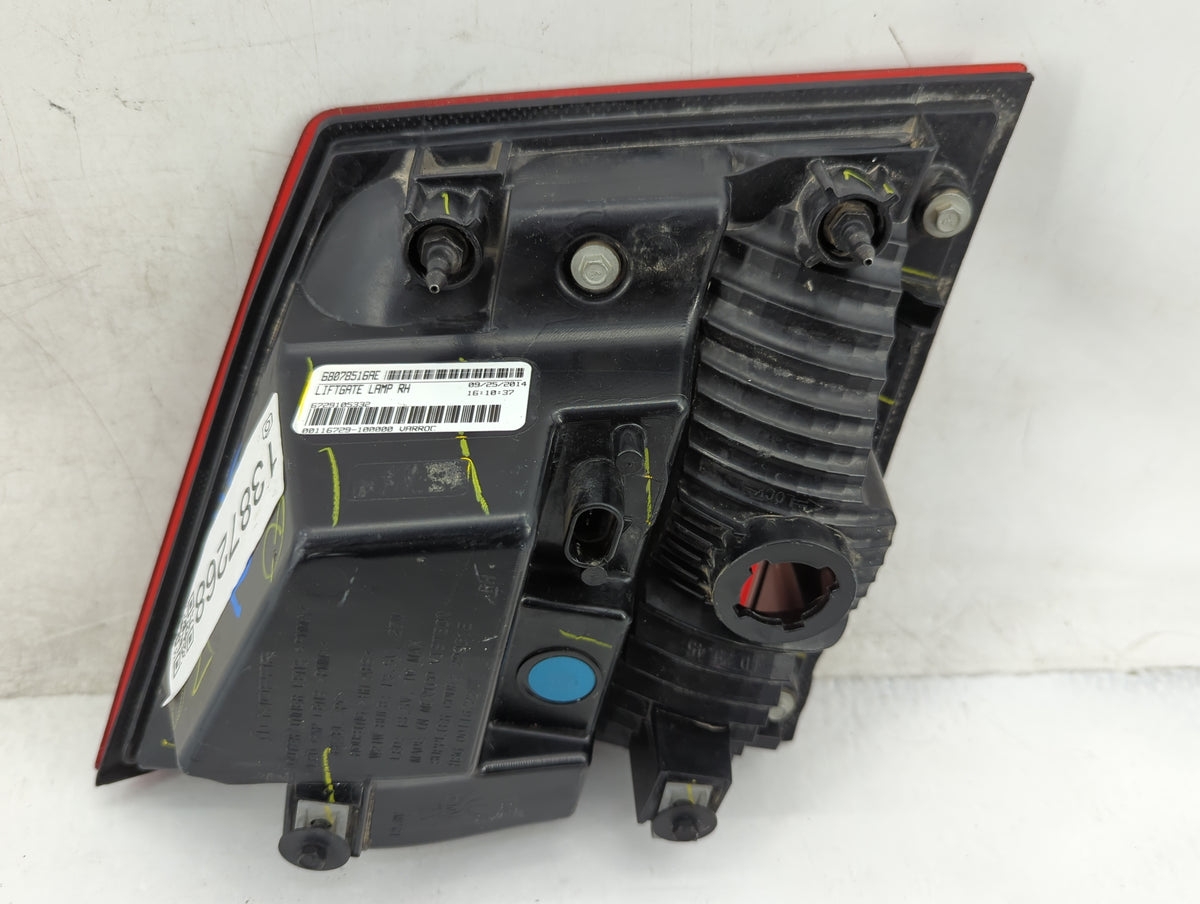 2015 Dodge Journey Passenger Right Side Deck Lid Mounted Tail Light 1387268 - Oemusedautoparts1.com