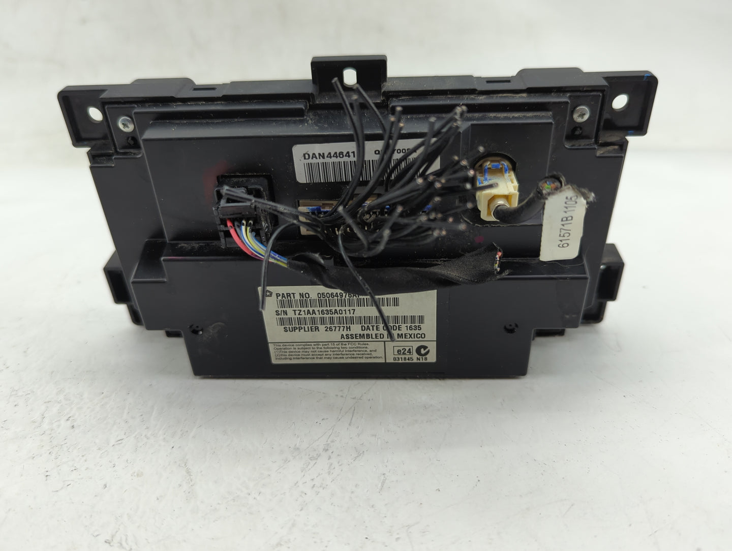 2018-2020 Dodge Journey Radio AM FM Cd Player Receiver Replacement P/N:05064976AI Fits Fits 2018 2019 2020 OEM Used Auto Par