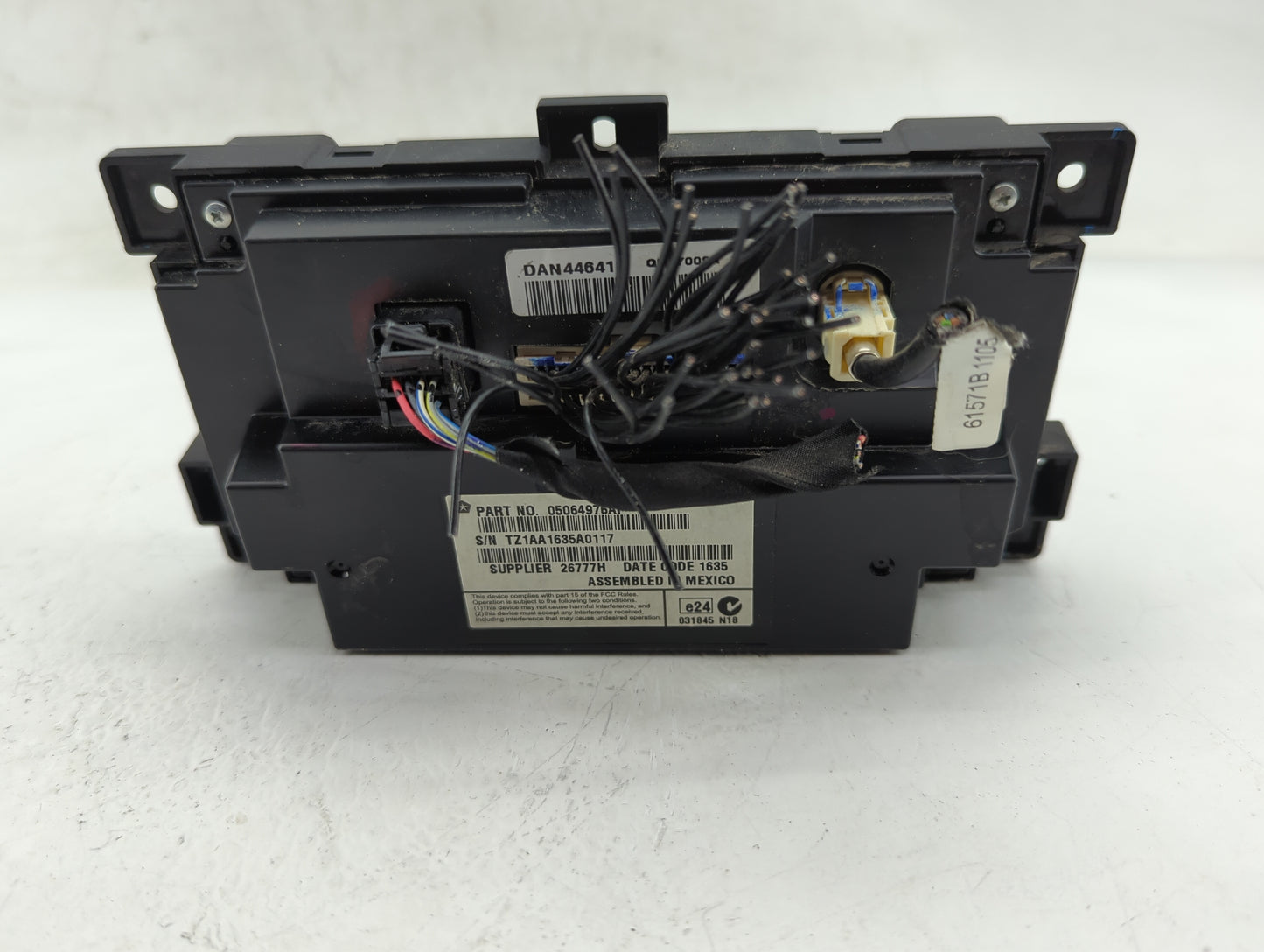 2018-2020 Dodge Journey Radio AM FM Cd Player Receiver Replacement P/N:05064976AI Fits Fits 2018 2019 2020 OEM Used Auto Par