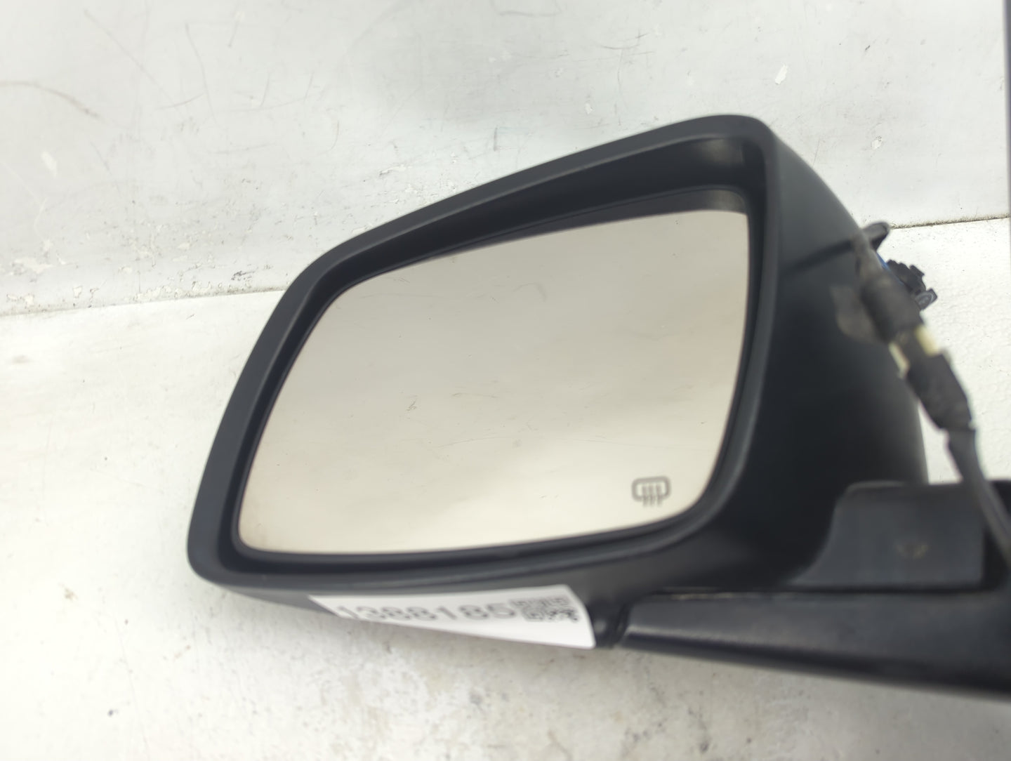 2015 Dodge Journey Driver Side View Mirror - Left Door Mirror OEM Used - Oemusedautoparts1.com