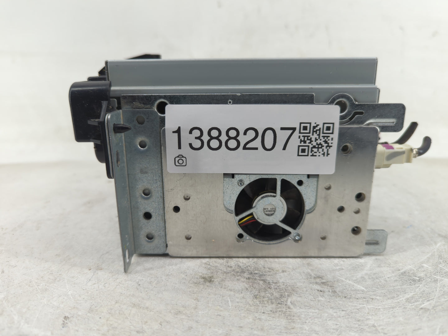 2018-2020 Dodge Journey Radio AM FM Cd Player Receiver Replacement P/N:P68209665AD Fits Fits 2018 2019 2020 OEM Used Auto Pa