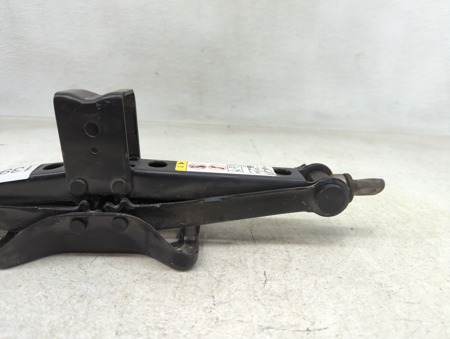 2015 Dodge Journey Spare Scissor Car Jack - Oemusedautoparts1.com
