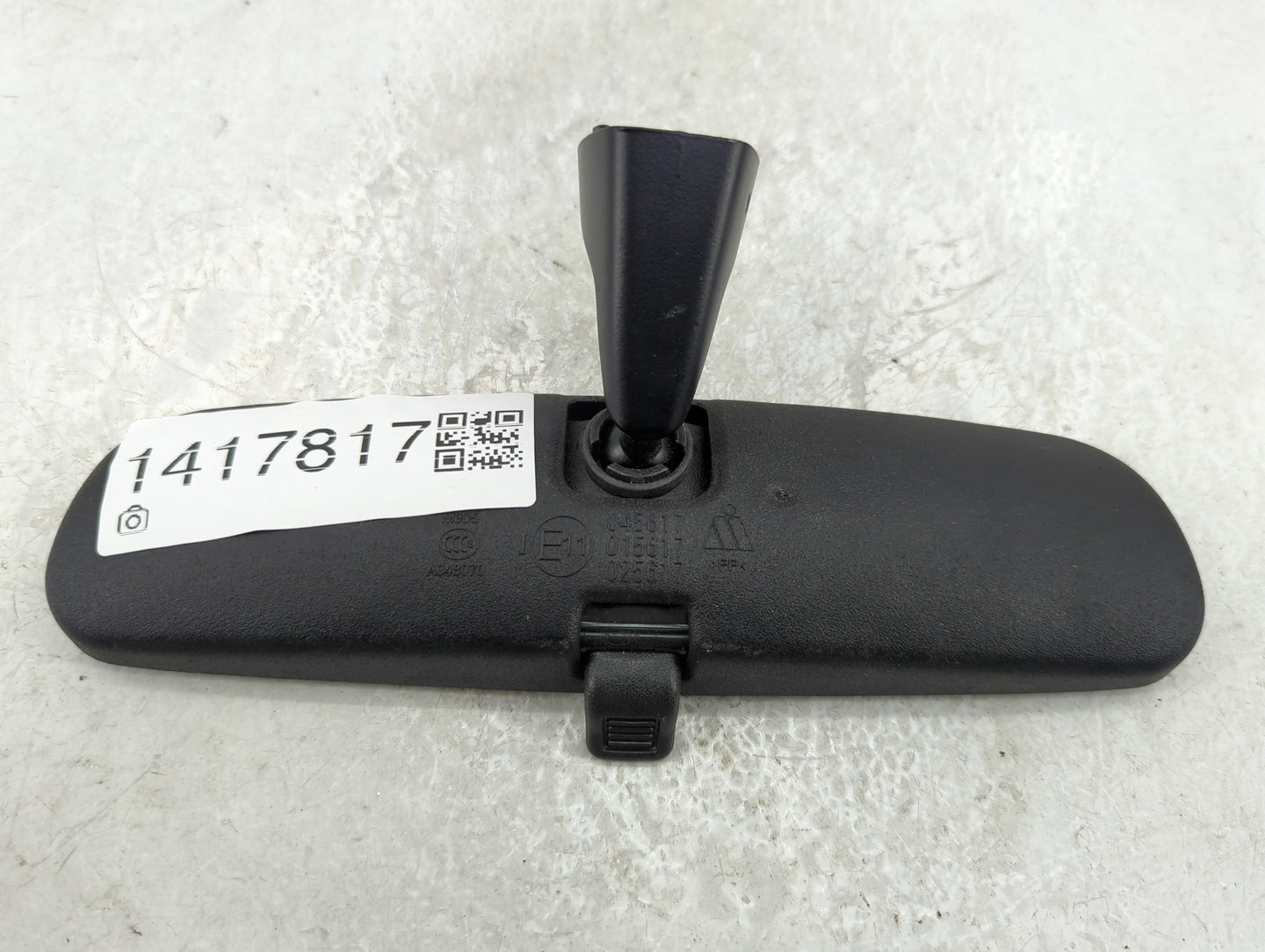 2015 Dodge Journey Interior Rear View Mirror Replacement OEM P/N:E11028018 Fits OEM Used Auto Parts - Oemusedautoparts1.com
