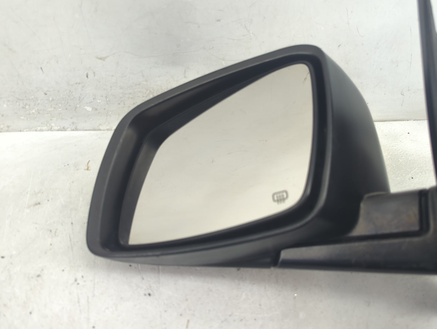 2015 Dodge Journey Driver Side View Mirror - Left Door Mirror OEM Used - Oemusedautoparts1.com