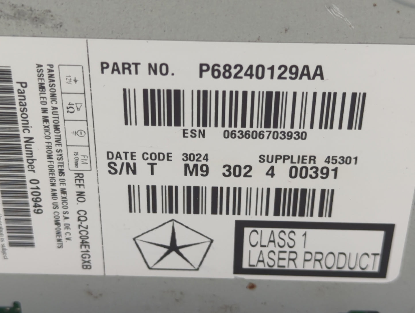 2015 Dodge Journey Radio AM FM Cd Player Receiver Replacement P/N:P68240129AA CQ-ZC04E1GXB Fits OEM Used Auto Parts - Oemuse