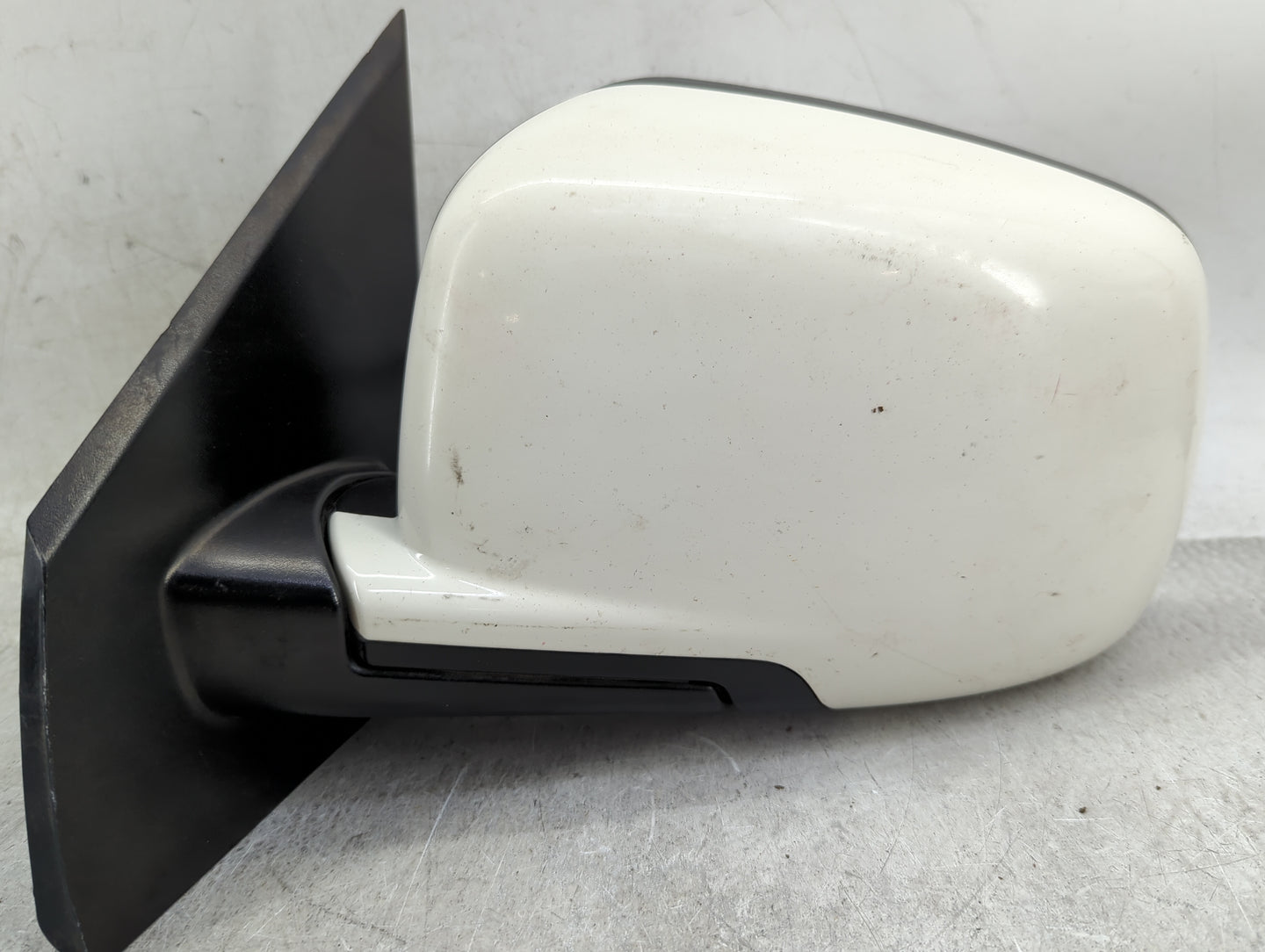 2015 Dodge Journey Driver Side View Mirror - Left Door Mirror OEM Used - Oemusedautoparts1.com