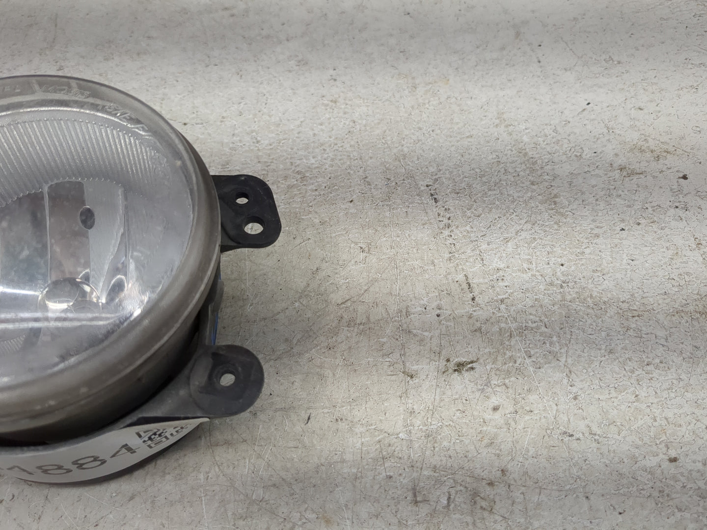 2018-2020 Dodge Journey Passenger Right Oem Fog Light Lamp Black - Oemusedautoparts1.com