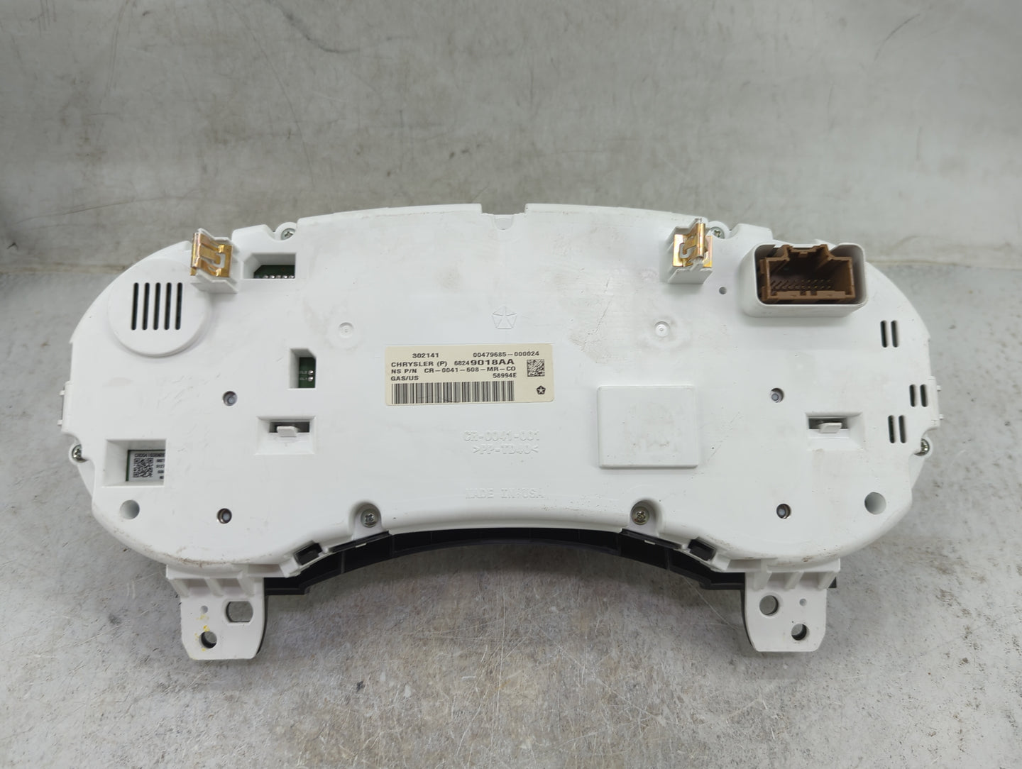 2015 Dodge Journey Instrument Cluster Speedometer Gauges P/N:68249018AA CR-0041-608-MR-CO Miles: Fits OEM Used Auto Parts - 