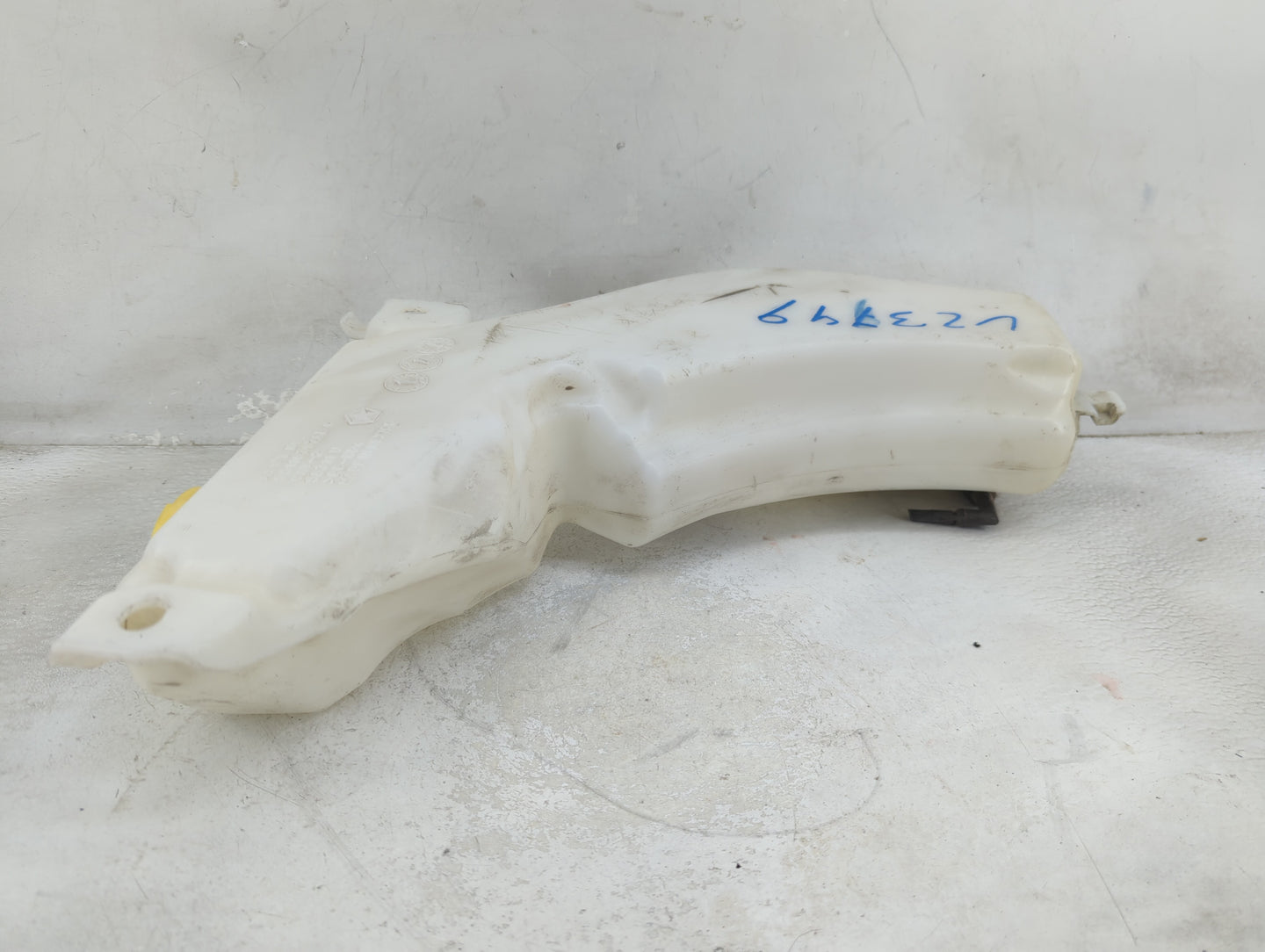 2015 Dodge Journey Windshield Washer Fluid Reservoir Bottle Oem 1465830 - Oemusedautoparts1.com