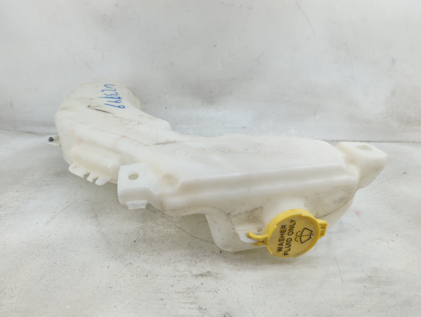2015 Dodge Journey Windshield Washer Fluid Reservoir Bottle Oem 1465830 - Oemusedautoparts1.com