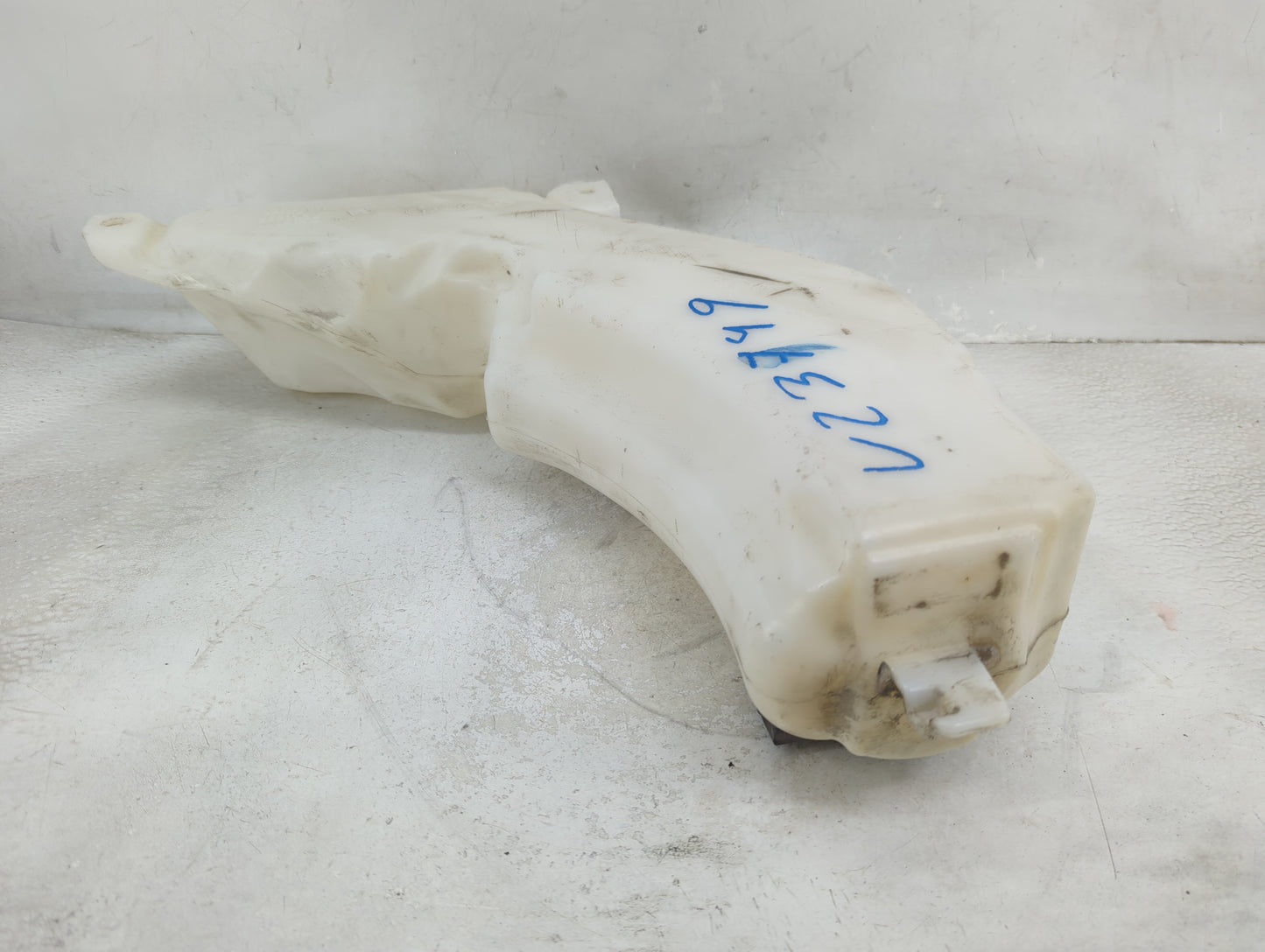 2015 Dodge Journey Windshield Washer Fluid Reservoir Bottle Oem 1465830 - Oemusedautoparts1.com