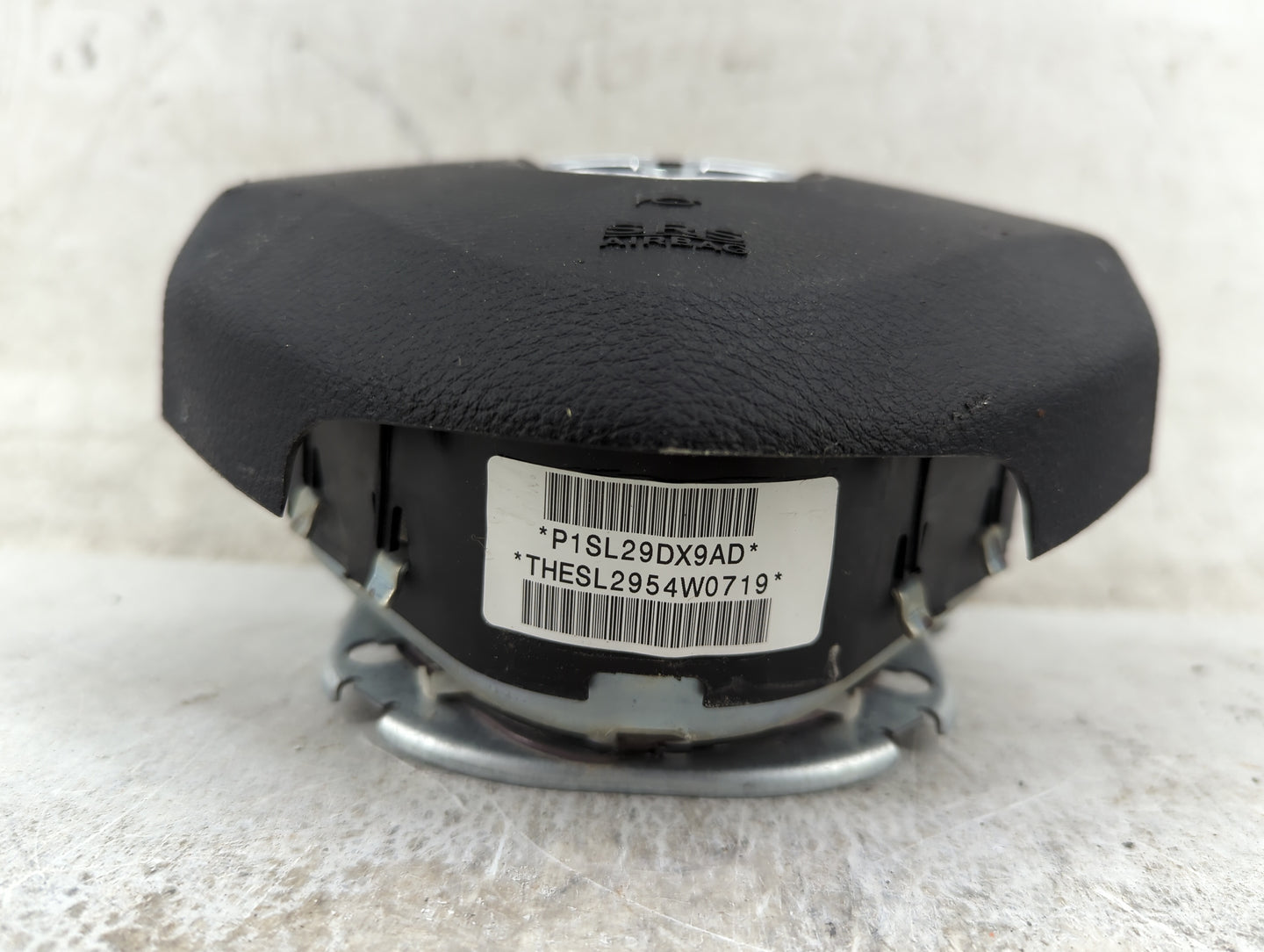 2020-2020 Dodge Journey Air Bag Driver Left Steering Wheel Mounted 1465937 - Oemusedautoparts1.com