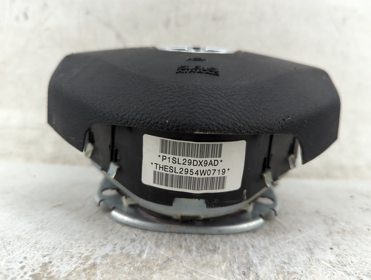 2020-2020 Dodge Journey Air Bag Driver Left Steering Wheel Mounted 1465937 - Oemusedautoparts1.com