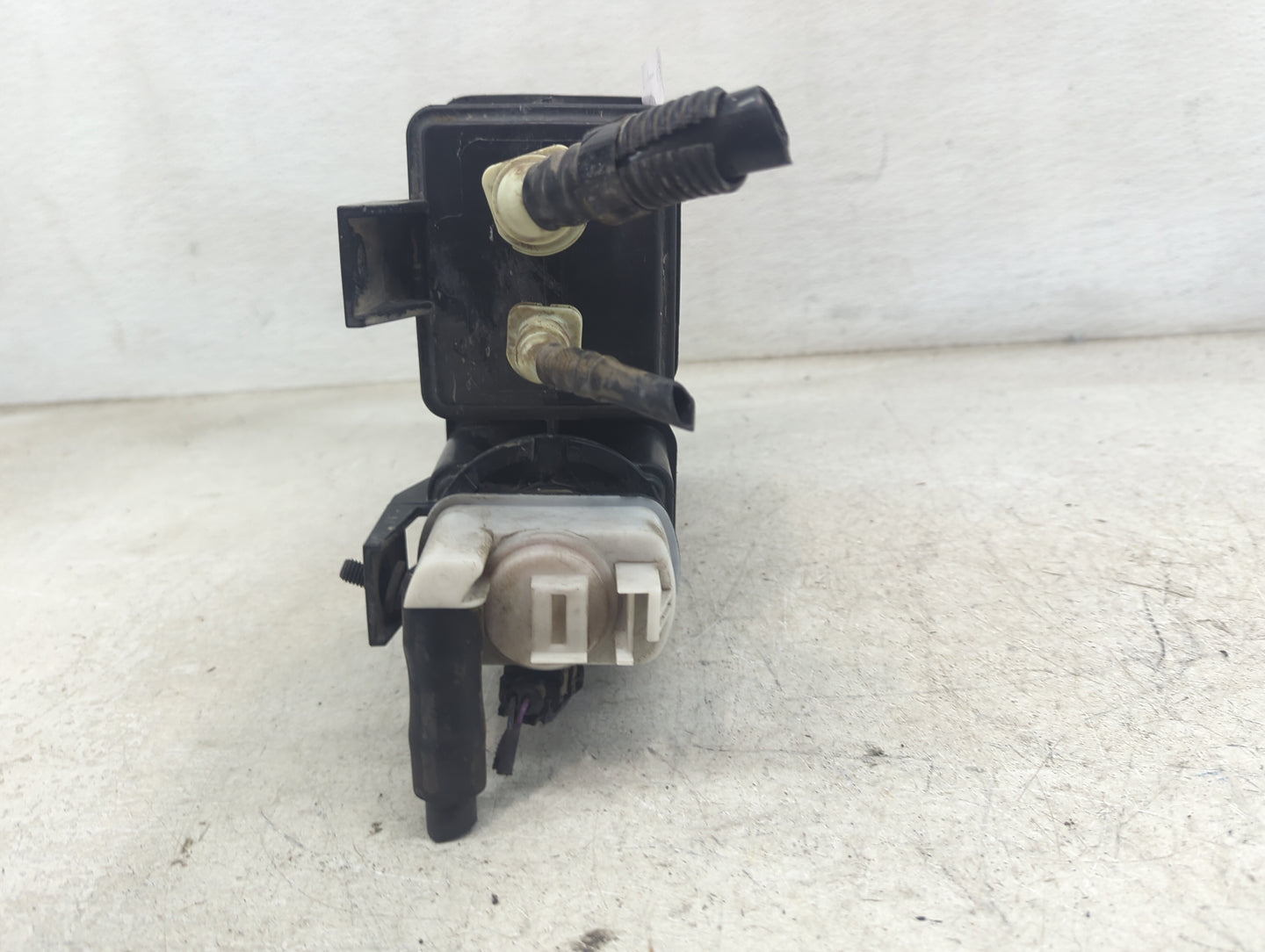 2015 Dodge Journey Fuel Vapor Charcoal Canister 1479530 - Oemusedautoparts1.com