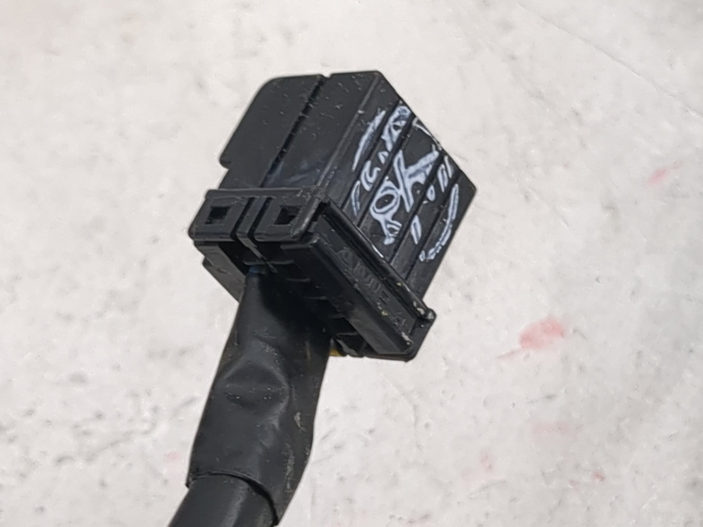 2015 Dodge Journey Driver Side View Mirror - Left Door Mirror OEM Used - Oemusedautoparts1.com