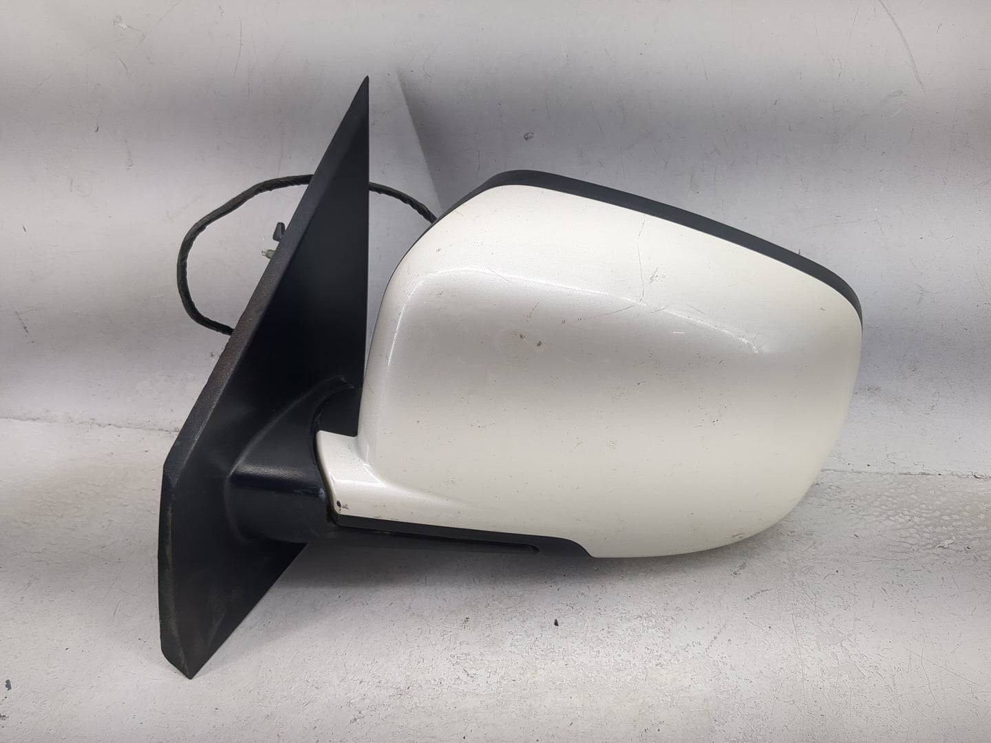 2015 Dodge Journey Driver Side View Mirror - Left Door Mirror OEM Used - Oemusedautoparts1.com