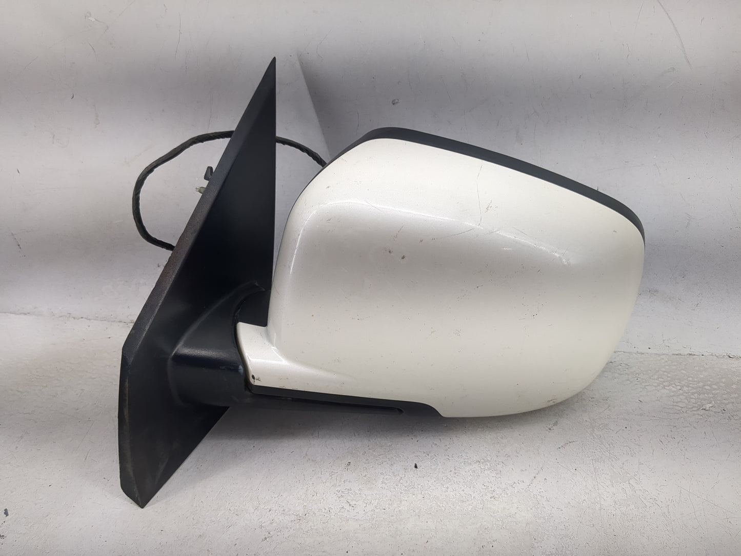 2015 Dodge Journey Driver Side View Mirror - Left Door Mirror OEM Used - Oemusedautoparts1.com