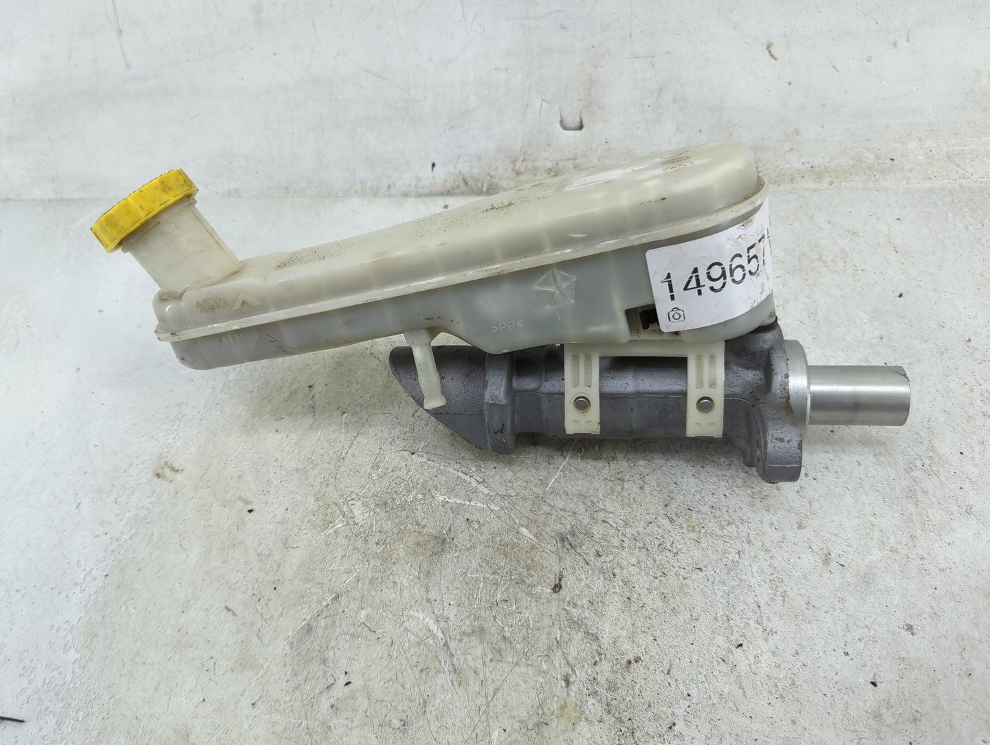 2015 Dodge Journey Brake Master Cylinder 1496571 - Oemusedautoparts1.com