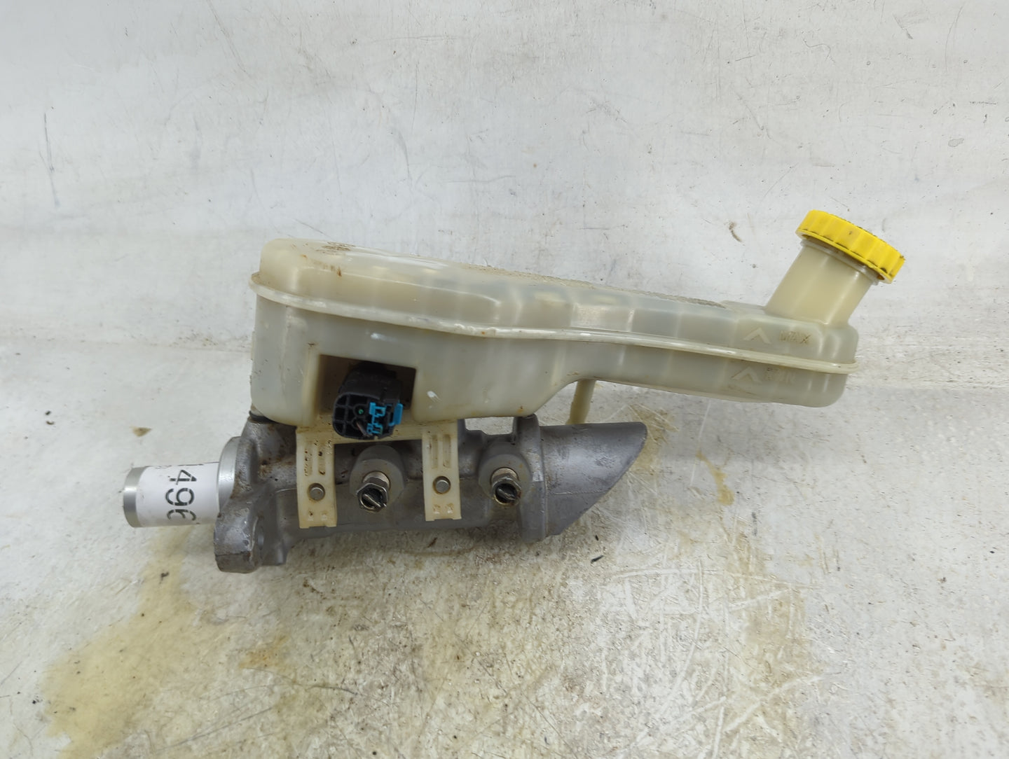 2015 Dodge Journey Brake Master Cylinder 1496748 - Oemusedautoparts1.com