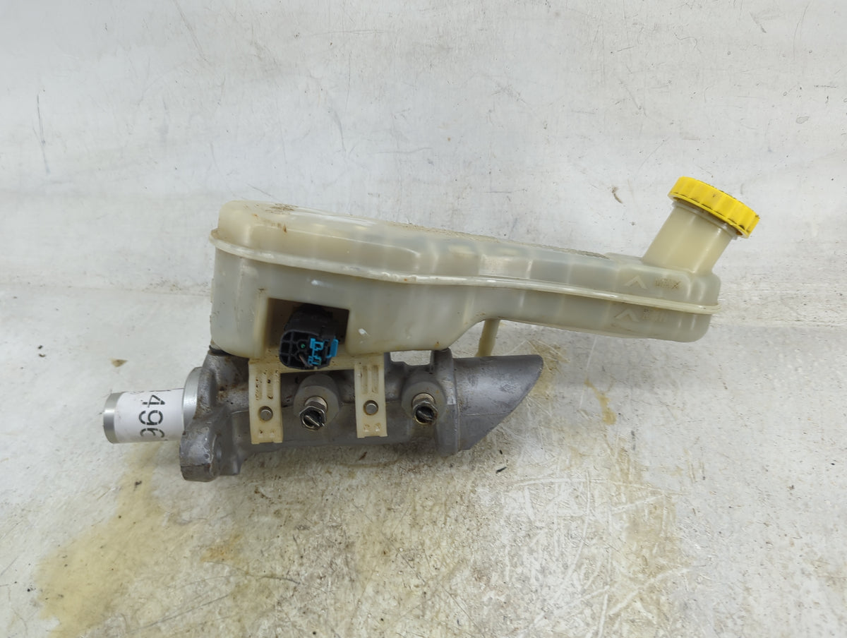 2015 Dodge Journey Brake Master Cylinder 1496748 - Oemusedautoparts1.com