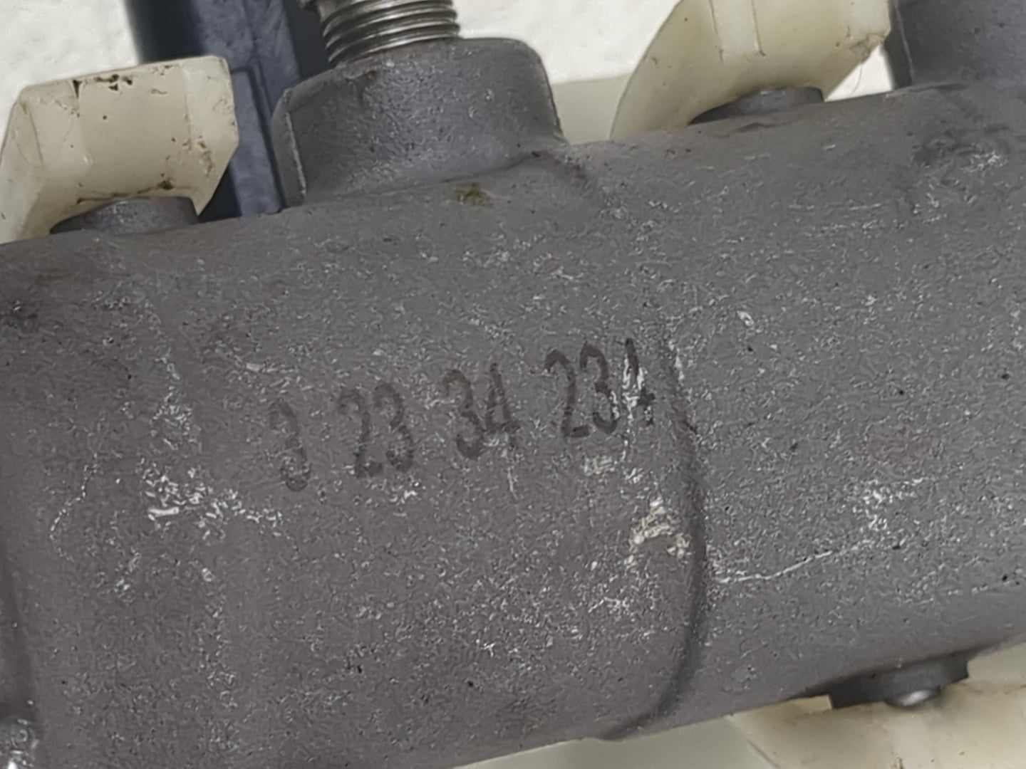 2015 Dodge Journey Brake Master Cylinder 1497889 - Oemusedautoparts1.com