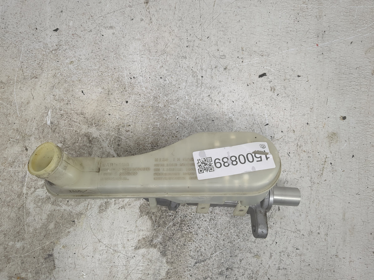 2015 Dodge Journey Brake Master Cylinder 1500889 - Oemusedautoparts1.com