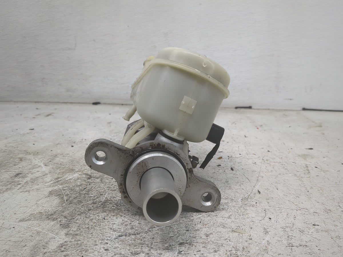 2015 Dodge Journey Brake Master Cylinder 1500889 - Oemusedautoparts1.com