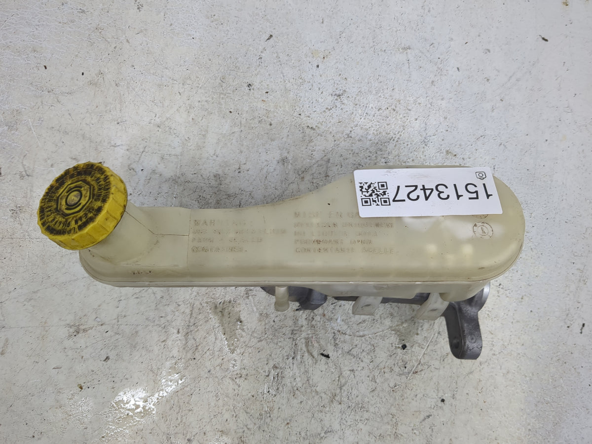2015 Dodge Journey Brake Master Cylinder 1513427 - Oemusedautoparts1.com