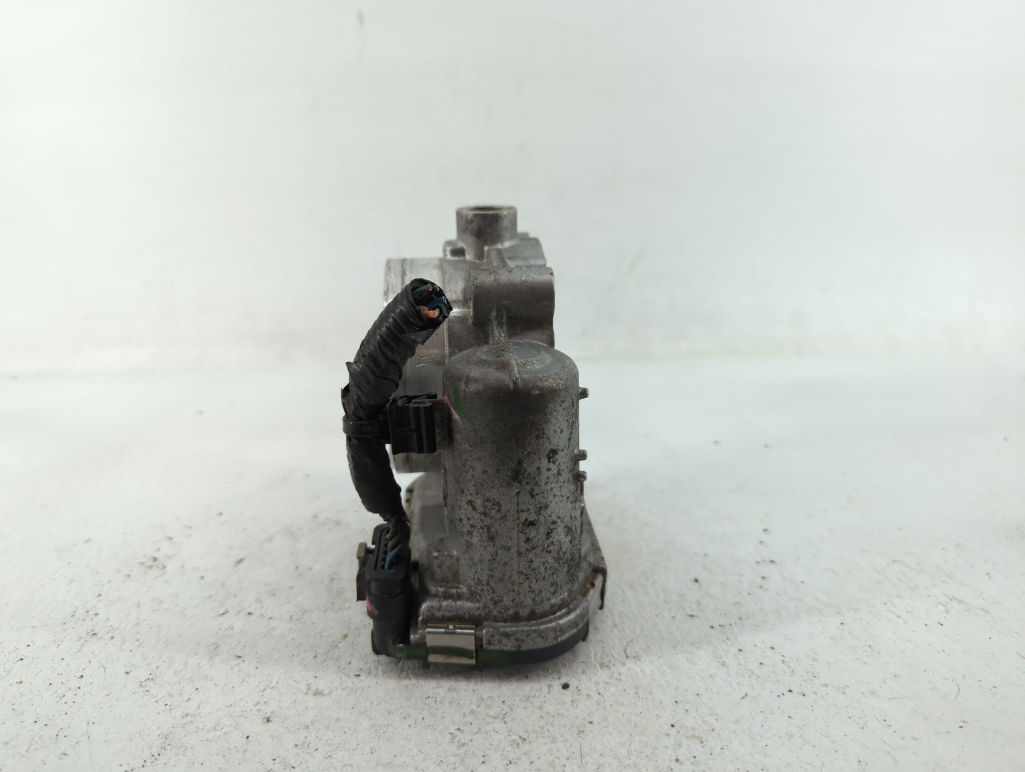 2011-2019 Dodge Journey Throttle Body P/N:05184349AE 05184349AC Fits OEM Used Auto Parts - Oemusedautoparts1.com