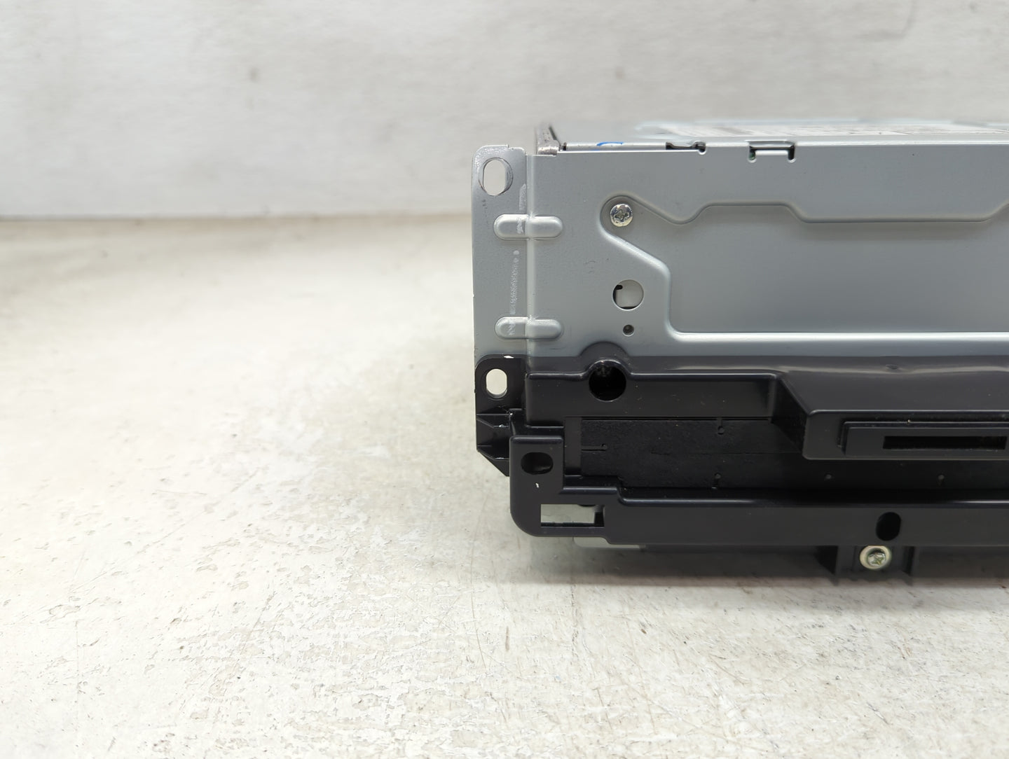 2015 Dodge Journey Radio AM FM Cd Player Receiver Replacement P/N:P68240130AA CQ-UC004E2GXB Fits OEM Used Auto Parts - Oemus