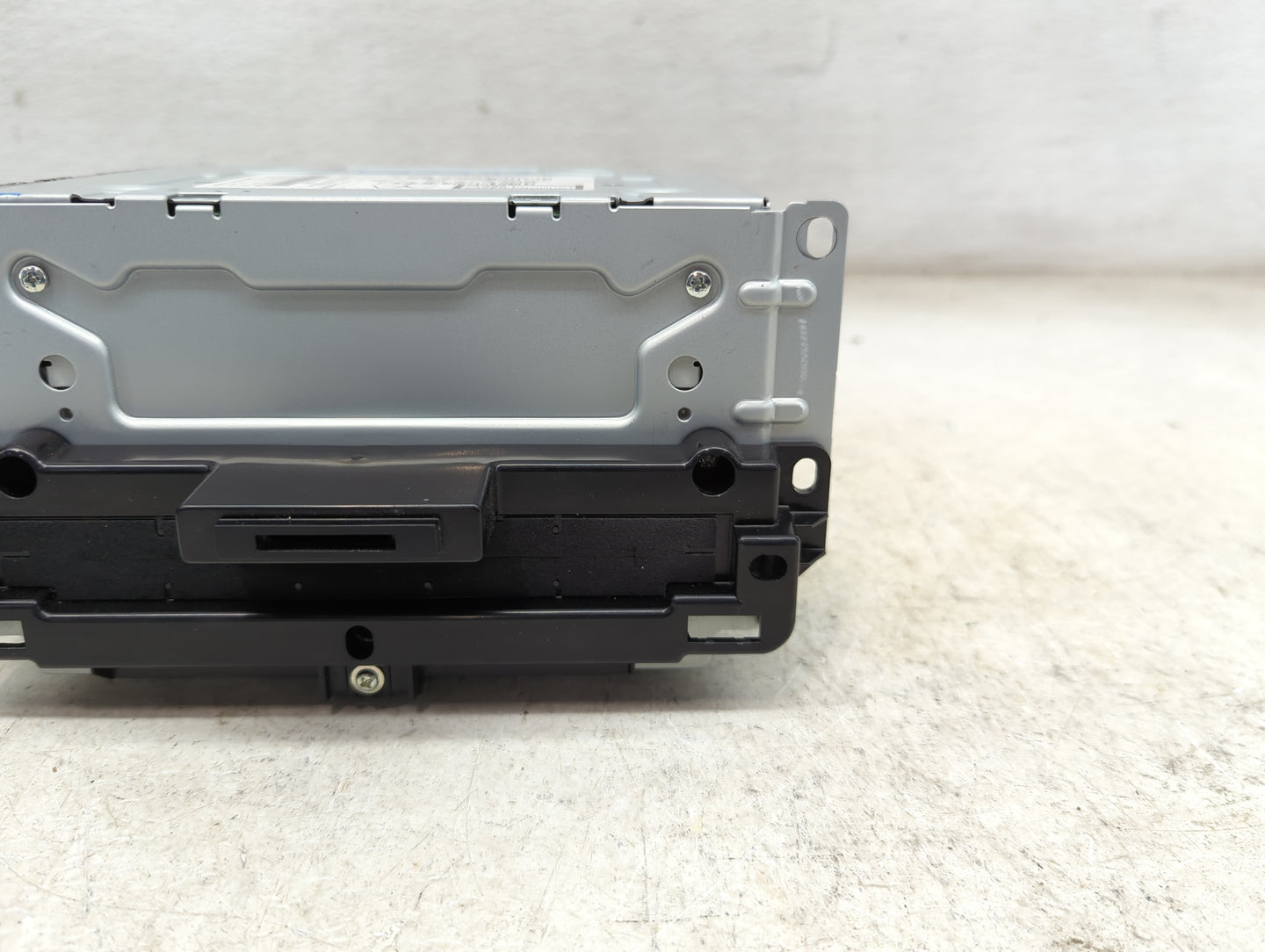 2015 Dodge Journey Radio AM FM Cd Player Receiver Replacement P/N:P68240130AA CQ-UC004E2GXB Fits OEM Used Auto Parts - Oemus