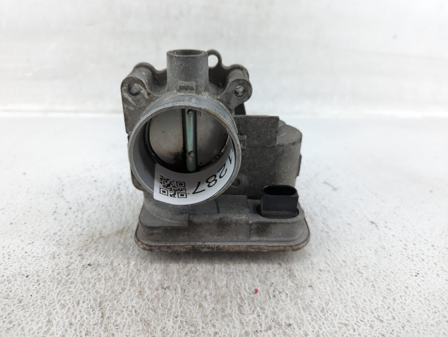 2009-2018 Dodge Journey Throttle Body Fits Fits 2007 2008 2009 2010 2011 2012 2013 2014 2015 2016 2017 2018 OEM Used Auto Pa