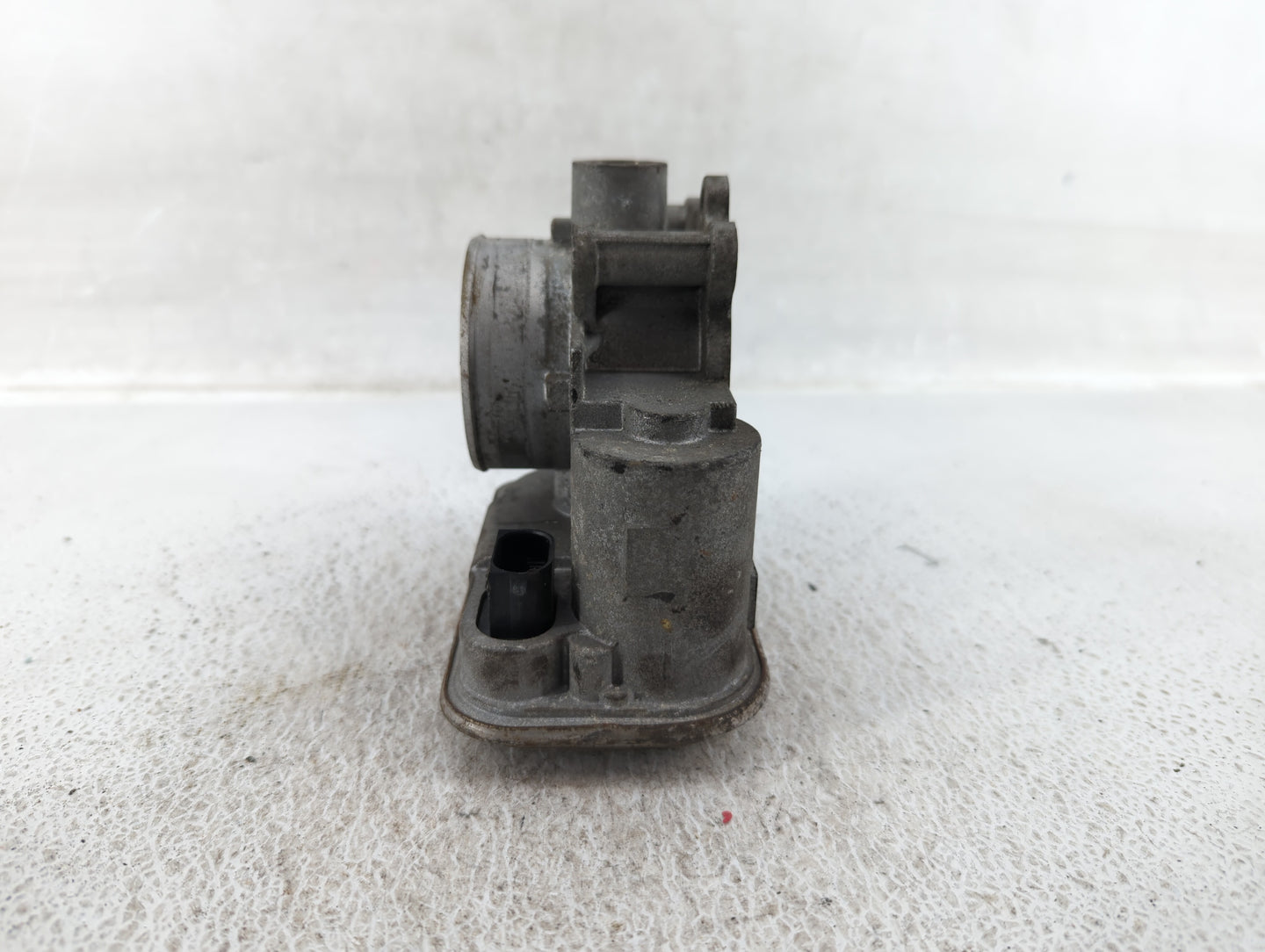 2009-2018 Dodge Journey Throttle Body Fits Fits 2007 2008 2009 2010 2011 2012 2013 2014 2015 2016 2017 2018 OEM Used Auto Pa